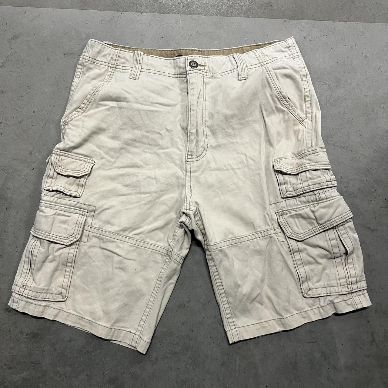 Vintage Crazy Vintage Y2K/2000s Tan and cream Skater Style Cargo Shorts! Size US 32 / EU 48 - 1 Thumbnail