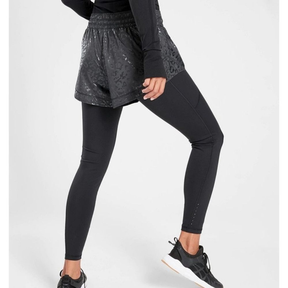 Athleta Athleta black rainier 2 In 1 performance tights M Size 31" - 2 Thumbnail