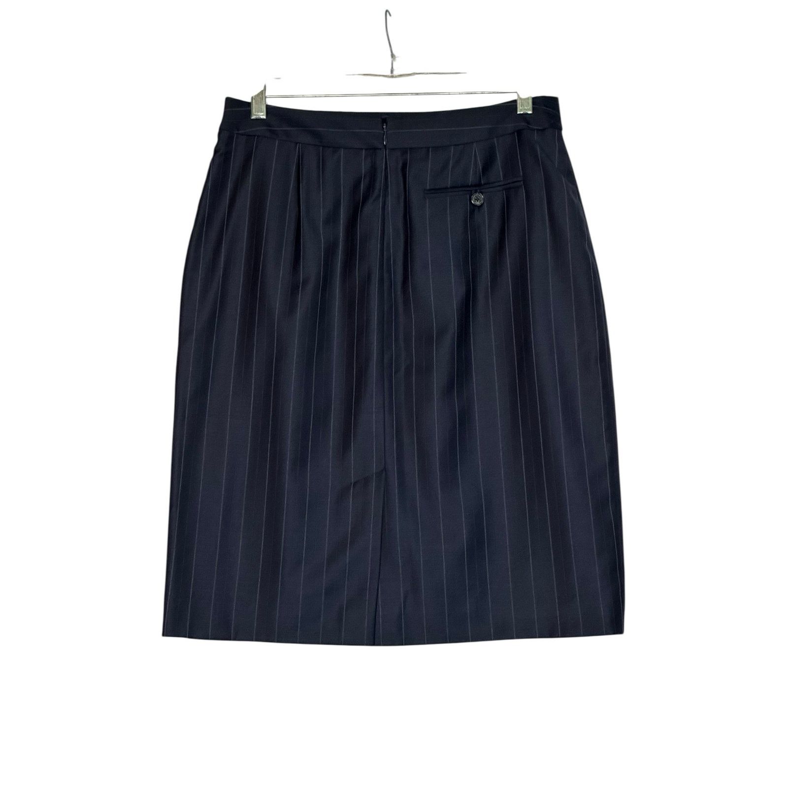 Brooks Brothers Brooks Brothers navy blue pinstripes suit skirt size 8 Size 30" / US 8 / IT 44 - 9 Thumbnail