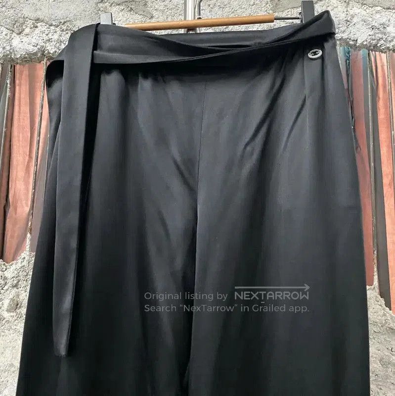 Chanel Chanel Black Silk Casual Pants for Women . Size 28" / US 6 / IT 42 - 3 Thumbnail