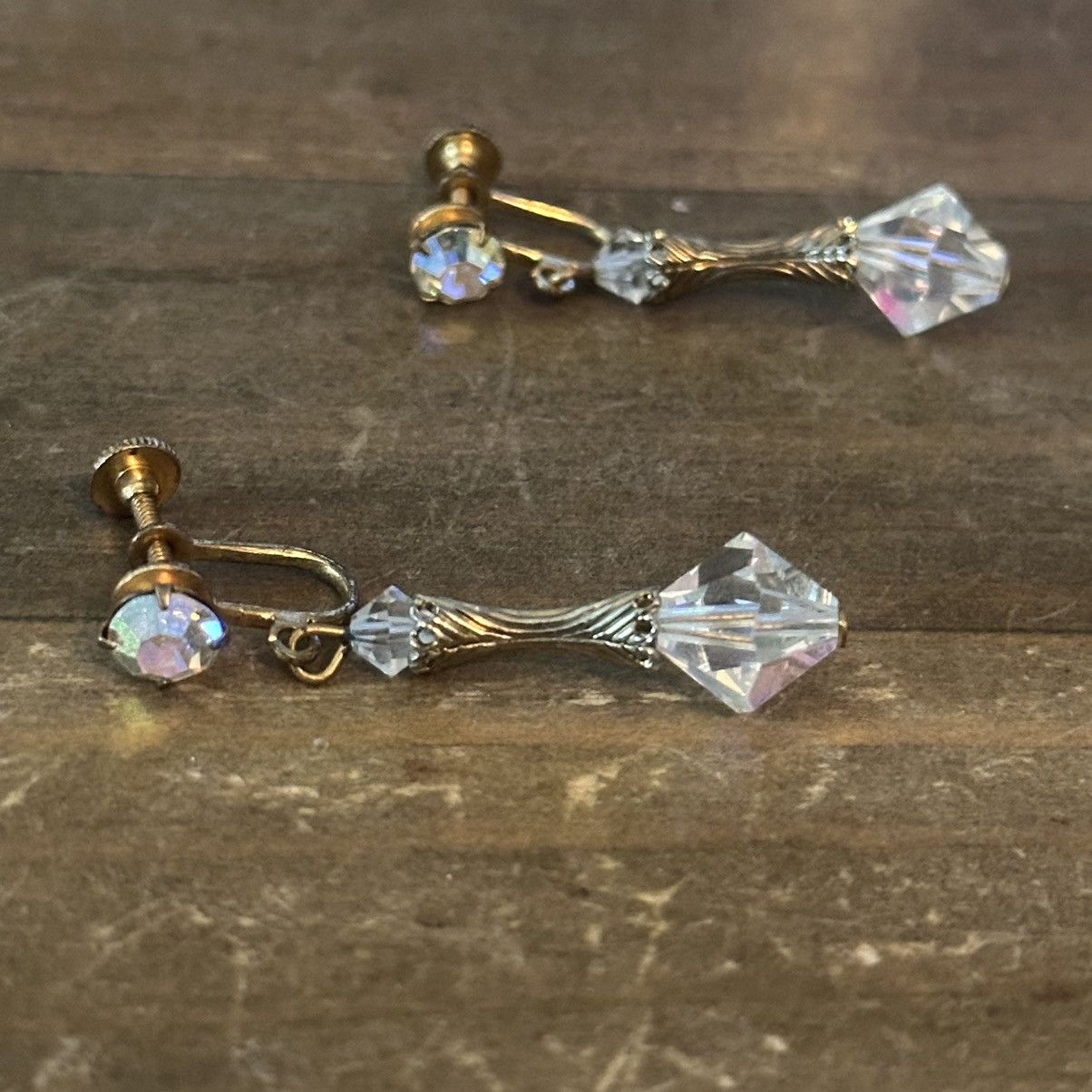 Vintage Vintage Aurora Borealis crystal screw back dangle earrings Size ONE SIZE - 2 Thumbnail