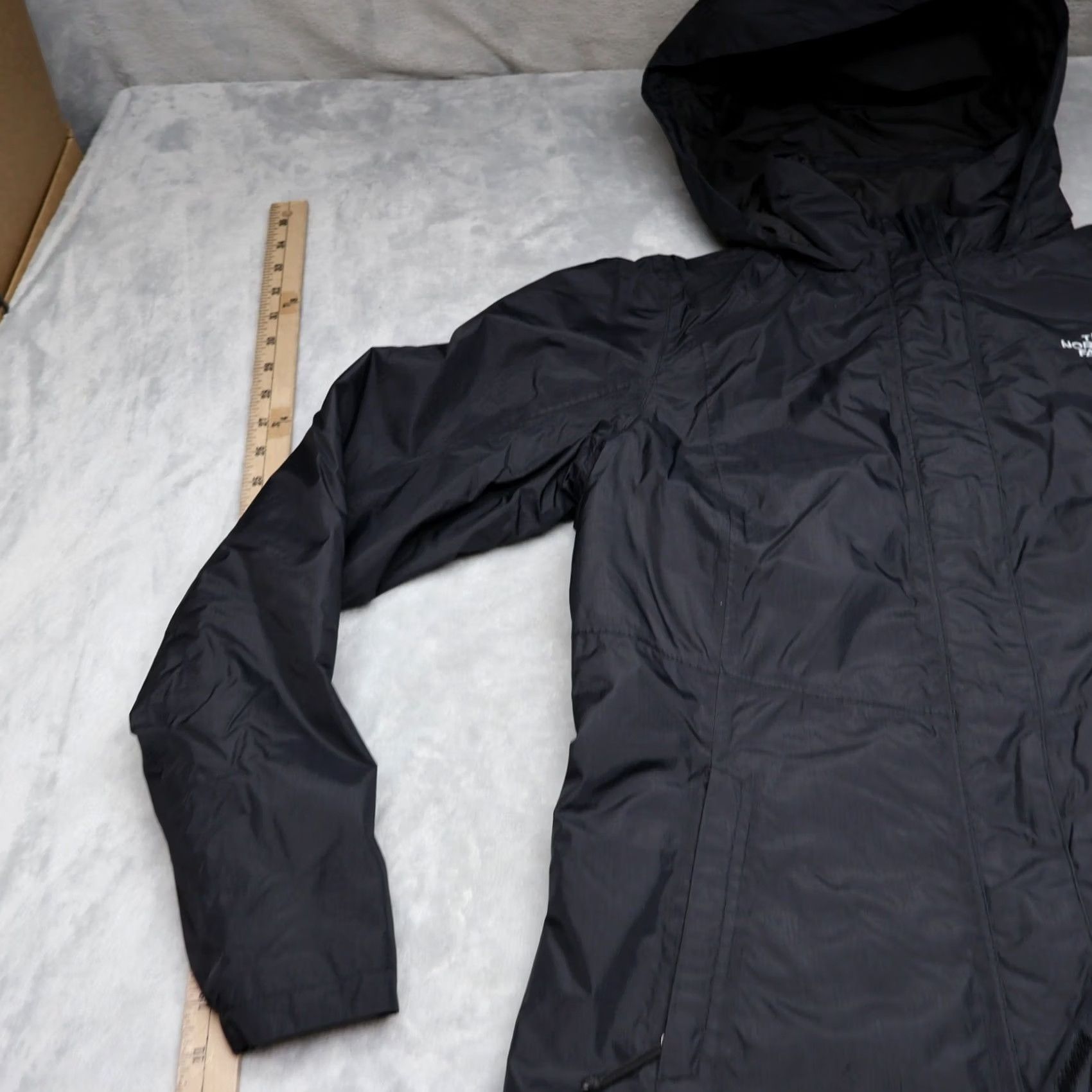 The North Face VINTAGE The North Face Jacket Women Small Black Insulated Waterproof Hooded Wind Rain Hiking Size S / US 4 / IT 40 - 2 Thumbnail