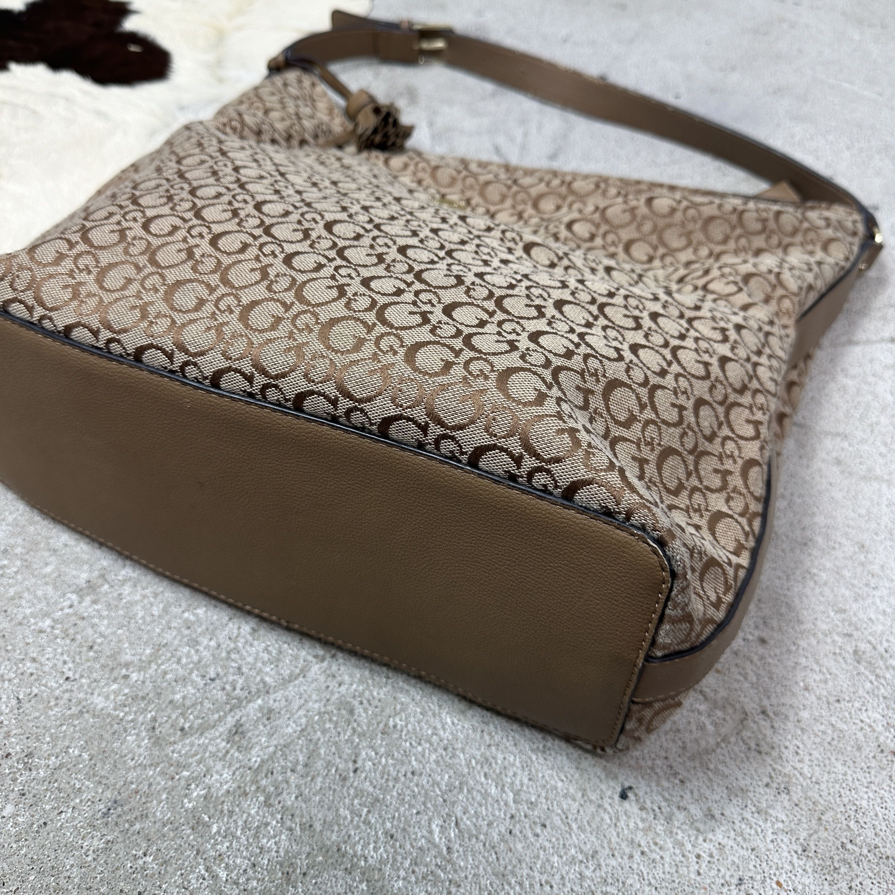 Vintage Avant Garde Guess Hobo Monogram Bag Y2K