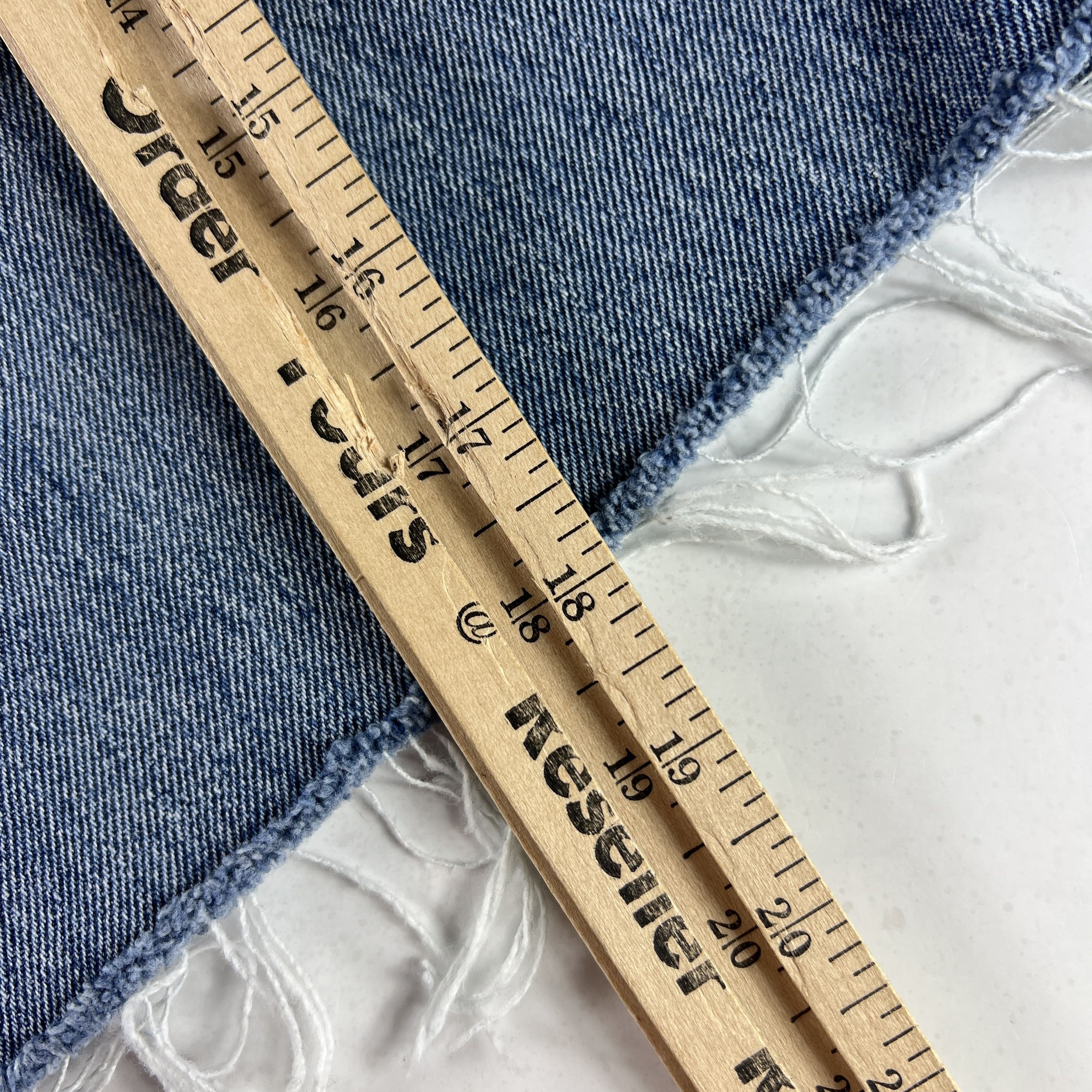 Levi's Levi's Jean Shorts 550 Relaxed Cut Off Cotton Denim Jorts Size US 33 - 12 Thumbnail