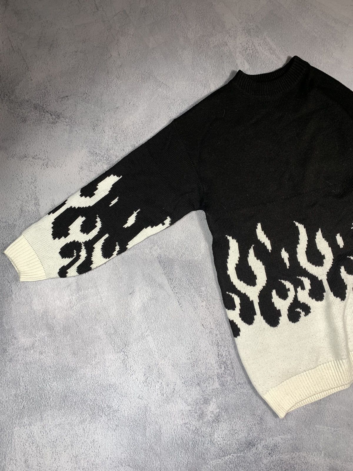 Vintage Vintage Y2K Japanese fire long sweater opium size S Size US S / EU 44-46 / 1 - 6 Thumbnail