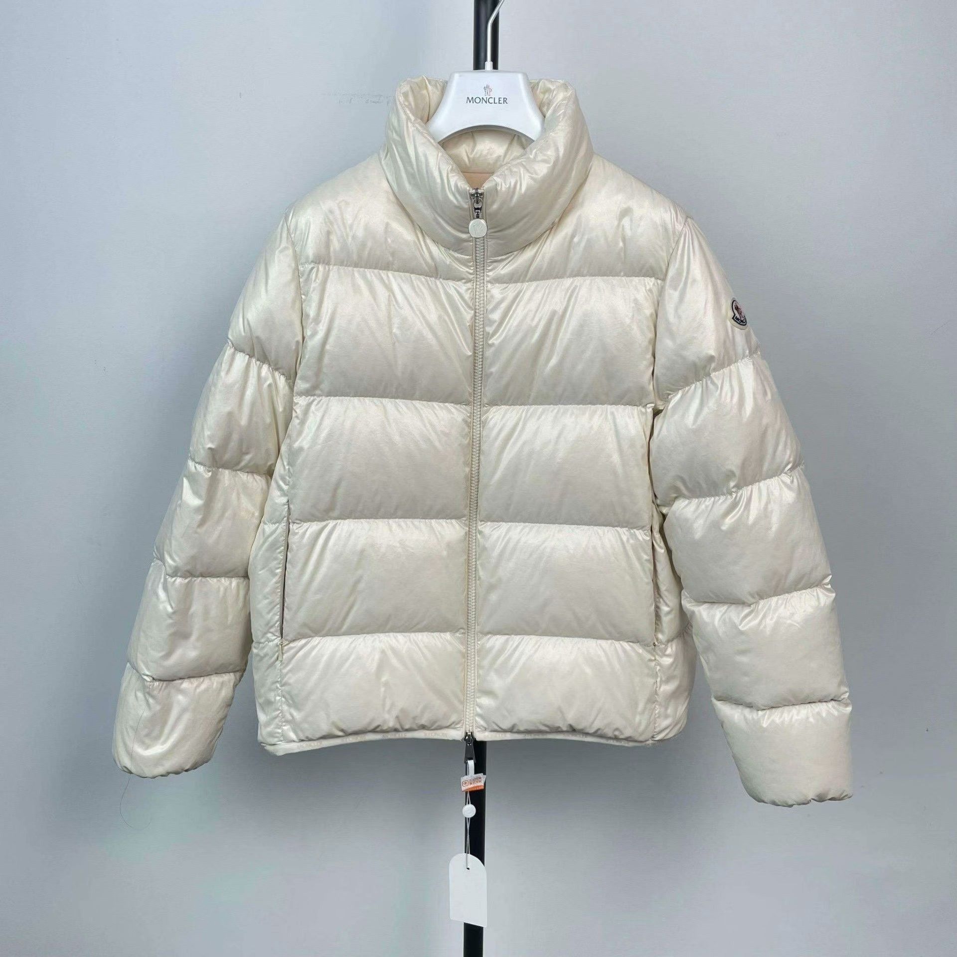 Moncler Moncler Down White Down Jacket 37 Women Size S / US 4 / IT 40 - 1 Thumbnail