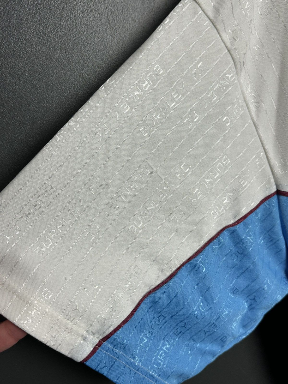 Other Burnley 99/00 Away Football Jersey Size US XL / EU 56 / 4 - 15 Thumbnail