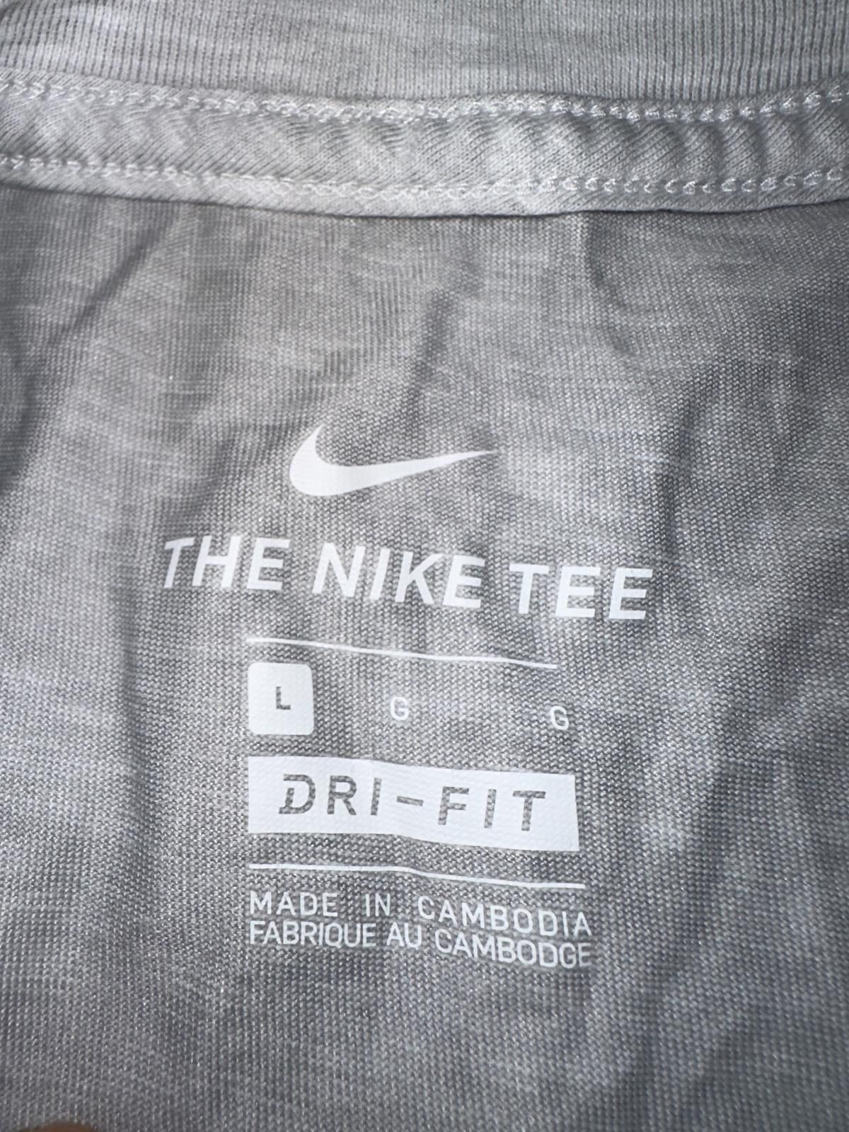 Nike Nike Dri-FIT Swoosh BlockTraining T-Shirt Size US L / EU 52-54 / 3 - 4 Thumbnail