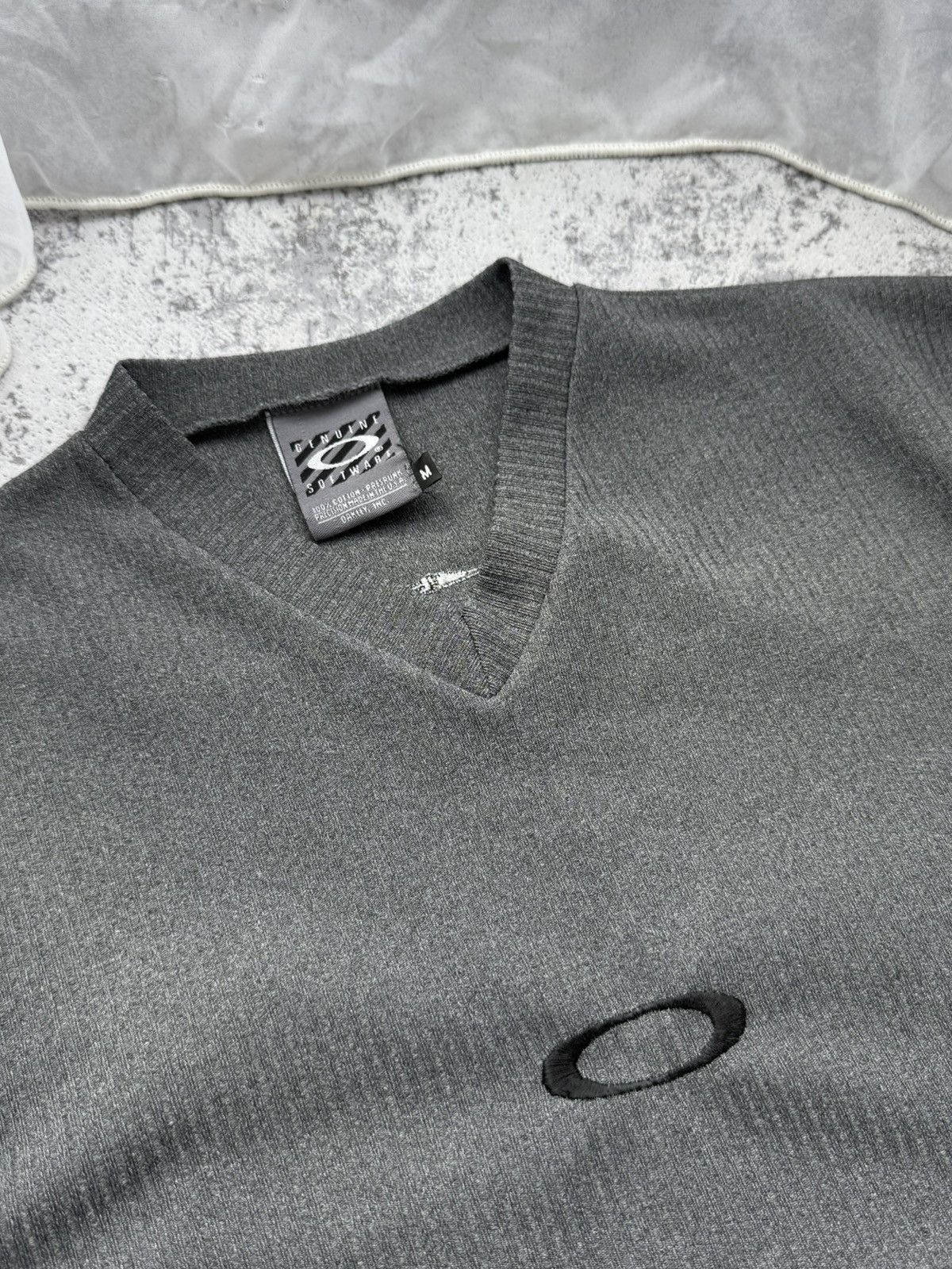 Oakley Vintage Oakley 90s Centr Logo Made In USA T-Shirt Size US M / EU 48-50 / 2 - 4 Thumbnail