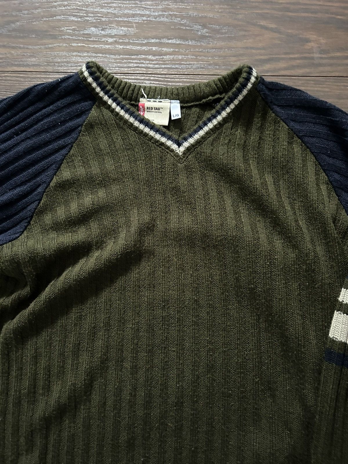 Levi's Vintage Levi’s Red Tab Ribbed V-Neck Sweater Green Large Size US L / EU 52-54 / 3 - 2 Thumbnail
