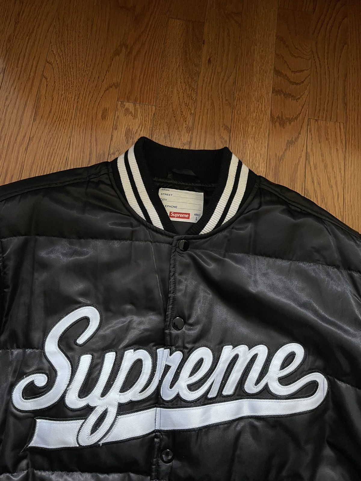 Supreme Black Supreme Script Varsity Puffer Sz. L Size US L / EU 52-54 / 3 - 2 Thumbnail
