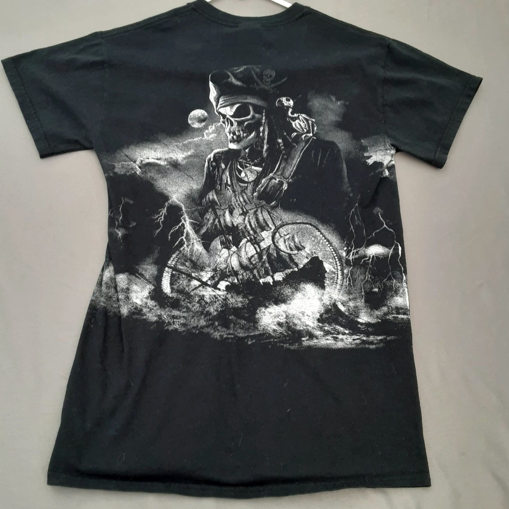 Gildan St Augustine Florida Pirate Skeleton AOP T-Shirt Mens S Black Double-Sided Shirt Size US S / EU 44-46 / 1 - 4 Thumbnail