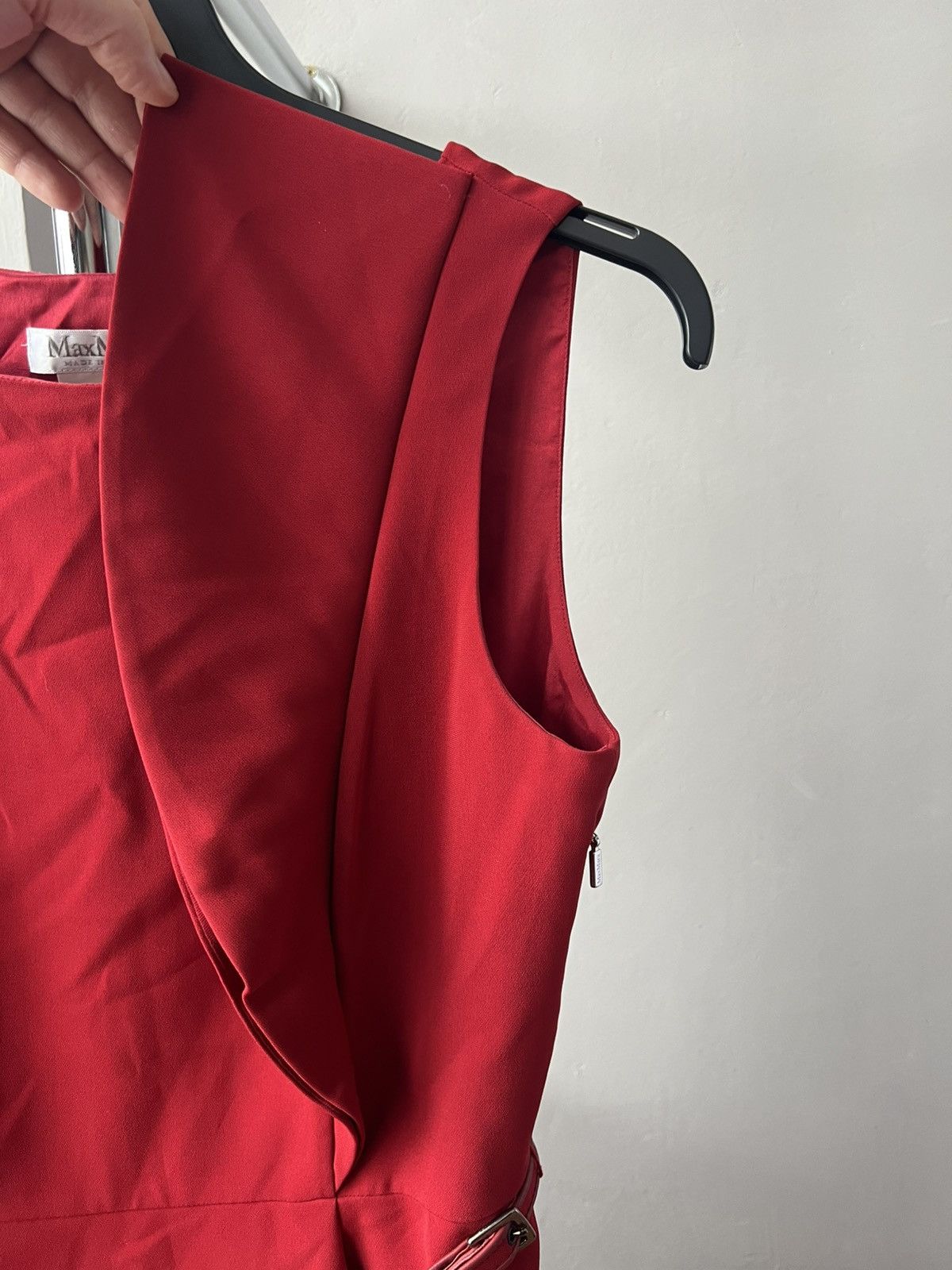 Max Mara MAX MARA ITALIAN MADE RED TRIACETATE SLEEVELESS SOLID DRESS Size XL / US 12-14 / IT 48-50 - 8 Thumbnail