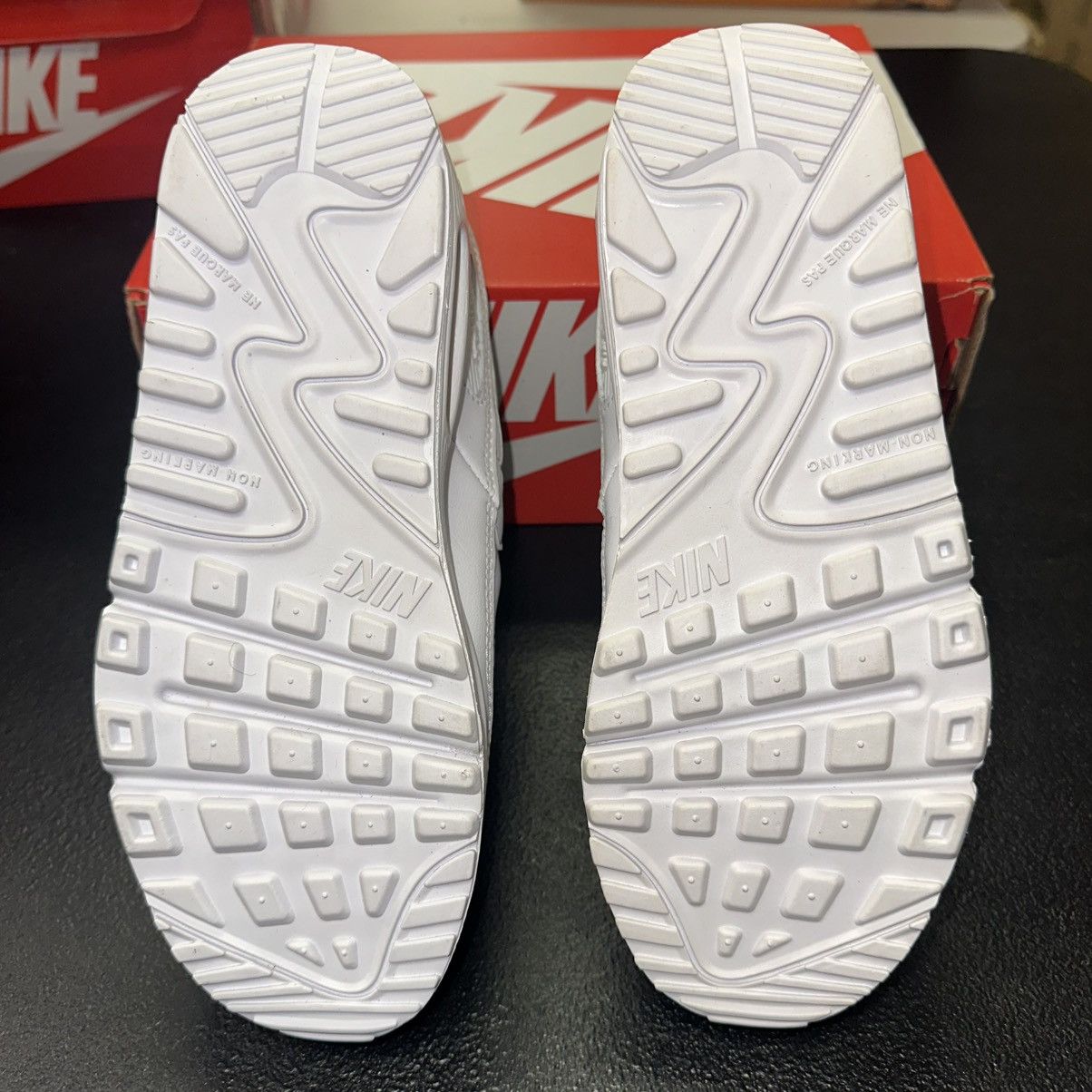 Nike Size 4Y (5.5W) -Nike Air Max 90 (GS) Triple White CD6864-100 Size US 5.5 / IT 35.5 - 5 Thumbnail