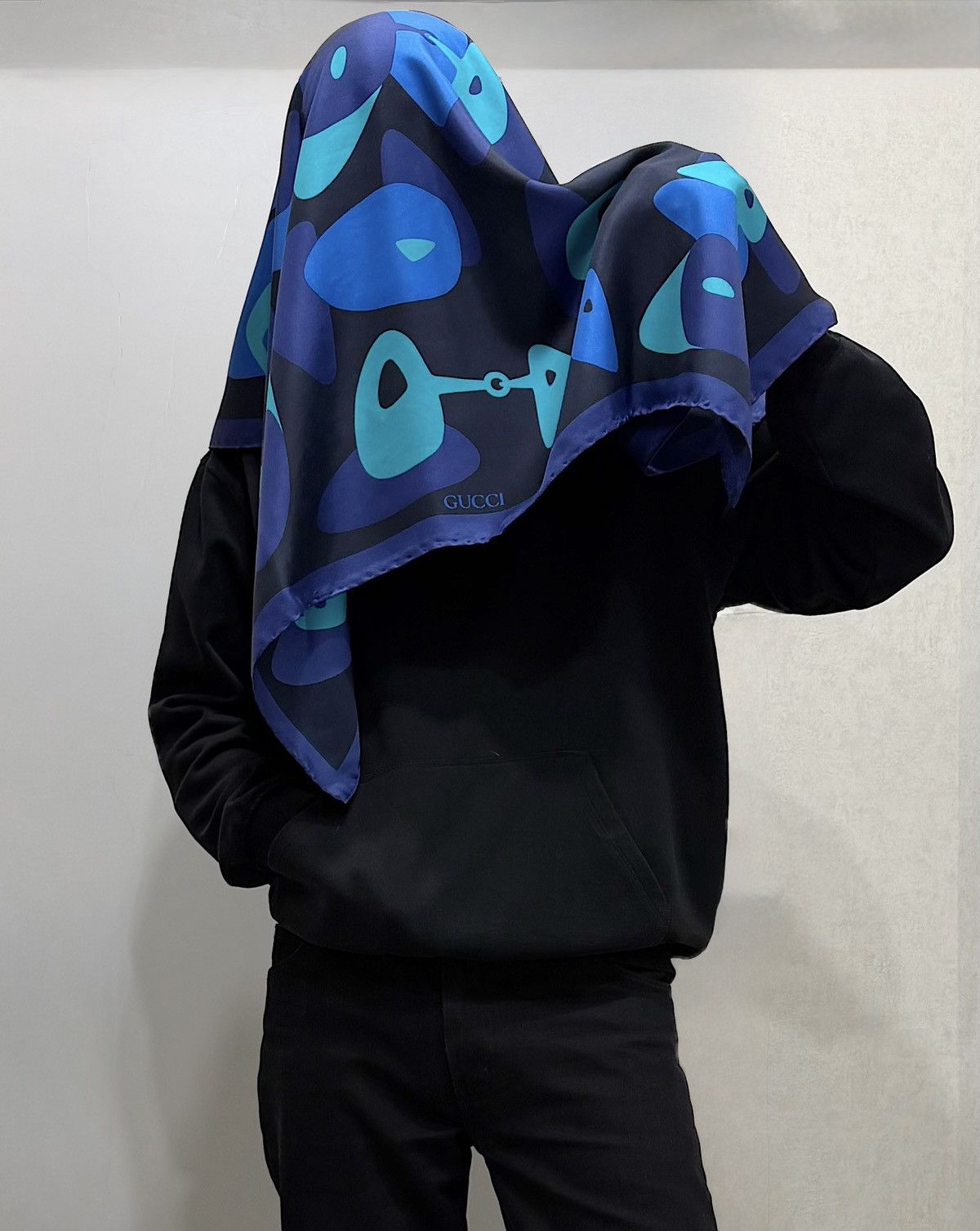 Gucci GUCCI Tom Ford SS 1999 Horsebit Silk Scarf Demna Nettspend Size ONE SIZE - 1 Thumbnail