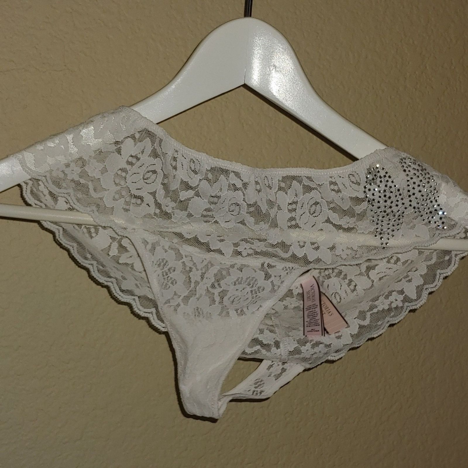 Victoria's Secret Victoria’s Secret Dream Angels White Lace Thong Rhinestones Size ONE SIZE - 6 Thumbnail