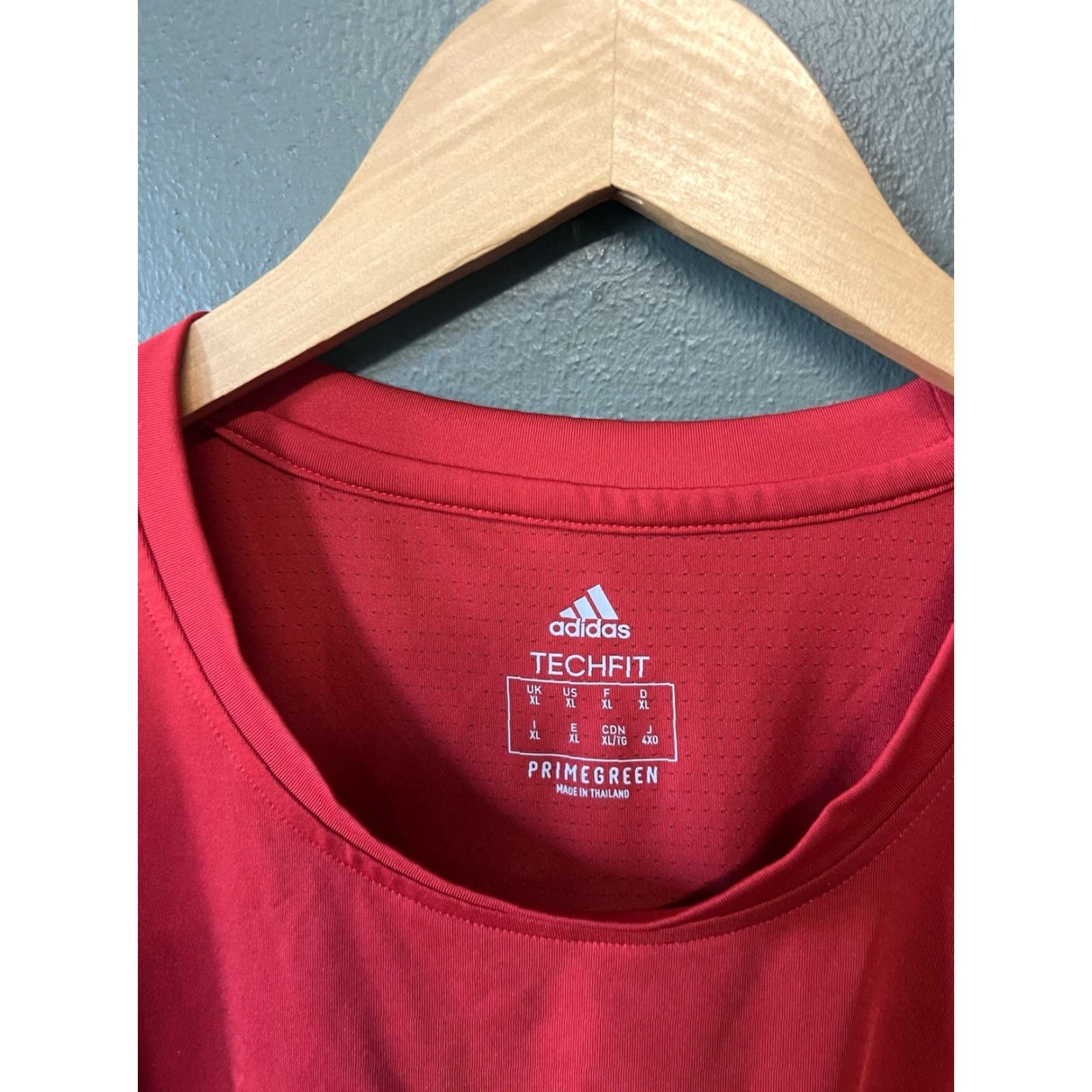 Adidas Adidas Mens Red Short Sleeve Athletic Techfit Short Sleeve Shirt XL Size US XL / EU 56 / 4 - 3 Thumbnail