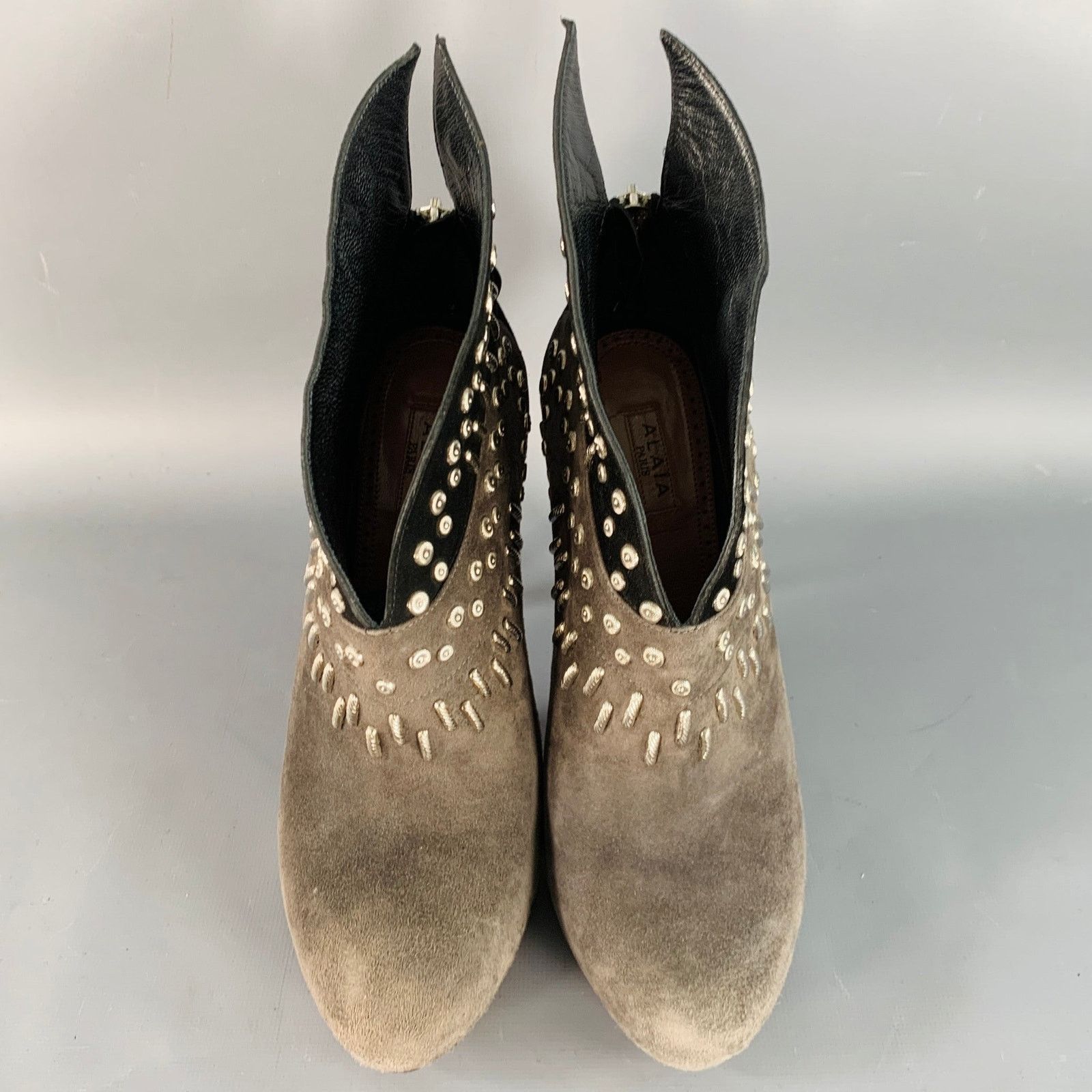 Alaia 7.5 Black Grey Studded Suede Back Zipper Stiletto Booties Size US 7.5 / IT 37.5 - 4 Thumbnail