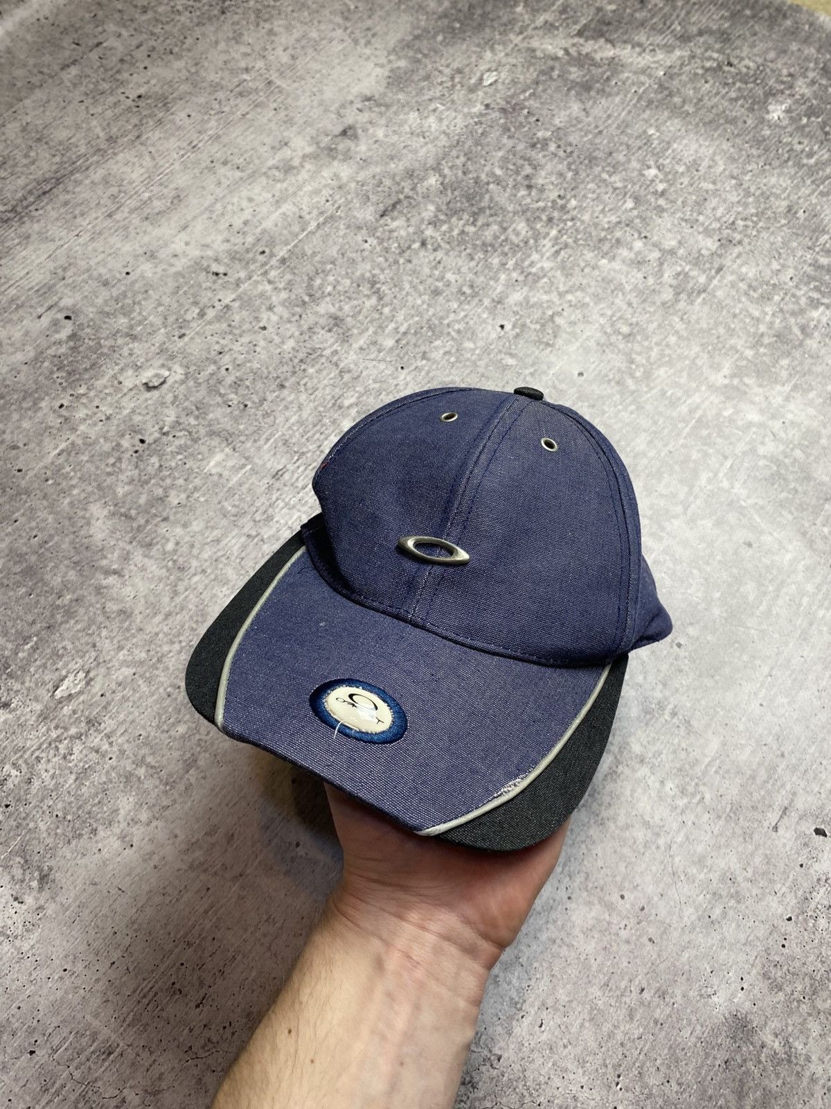 Vintage Oakley Metal Logo Cap