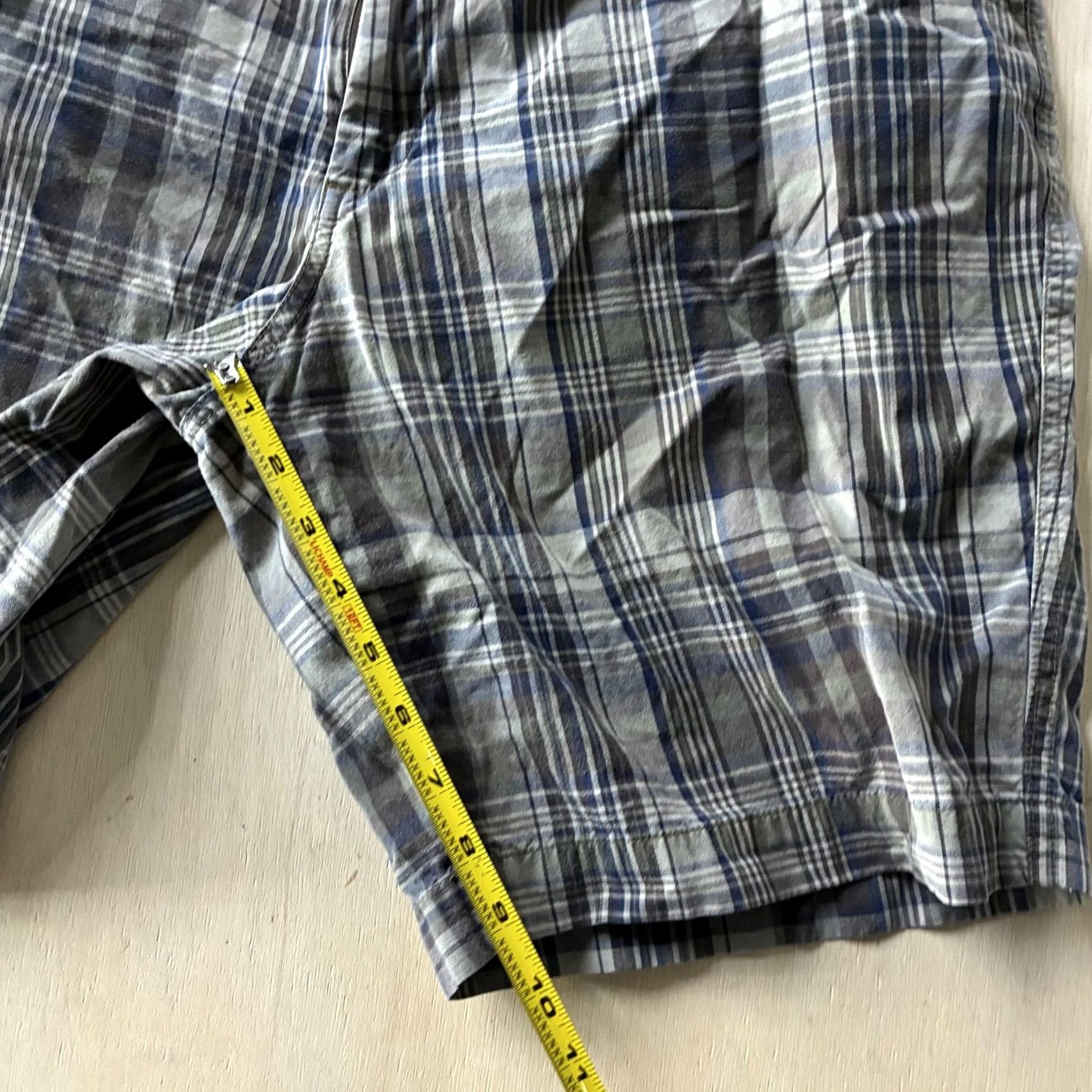 Vintage VINTAGE? (No) Y2K Authentic Chinos Chino Shorts Mens 36 Gray Plaid Cotton 9" Inseam Summer Size US 36 / EU 52 - 5 Thumbnail