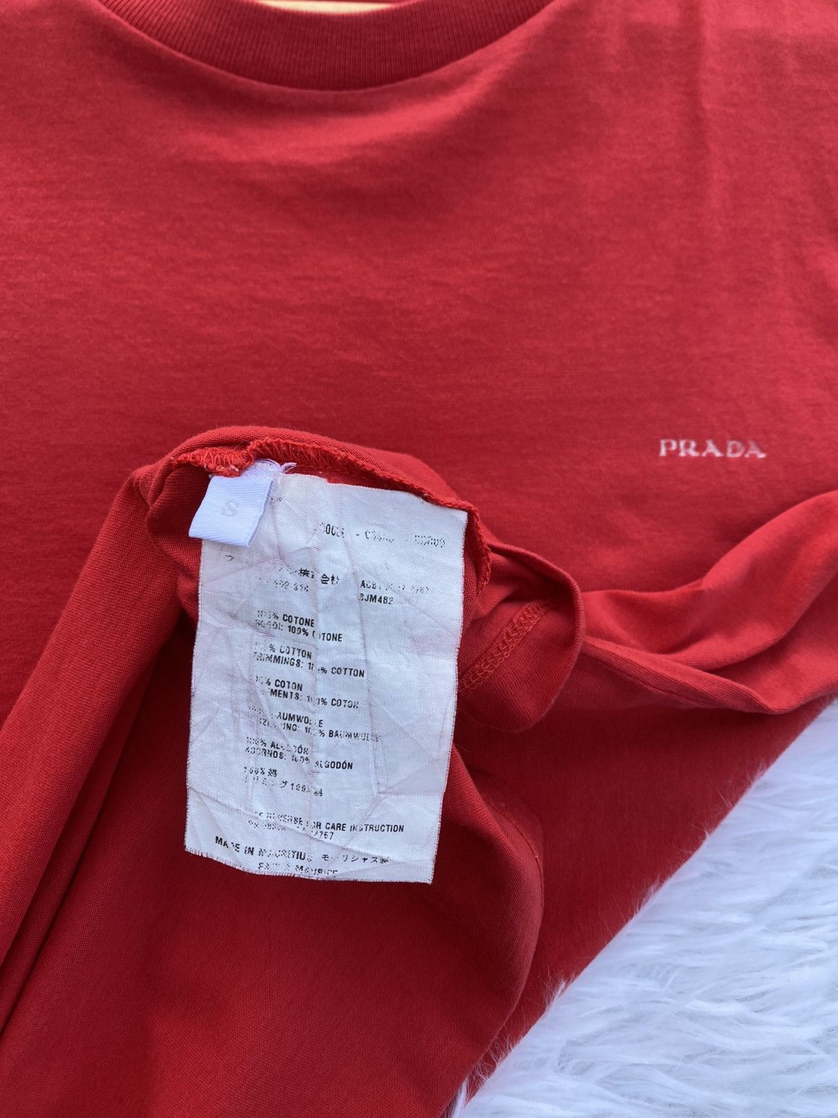 Prada Rare Vintage Prada Small Logo Red Tshirt Size US S / EU 44-46 / 1 - 11 Thumbnail