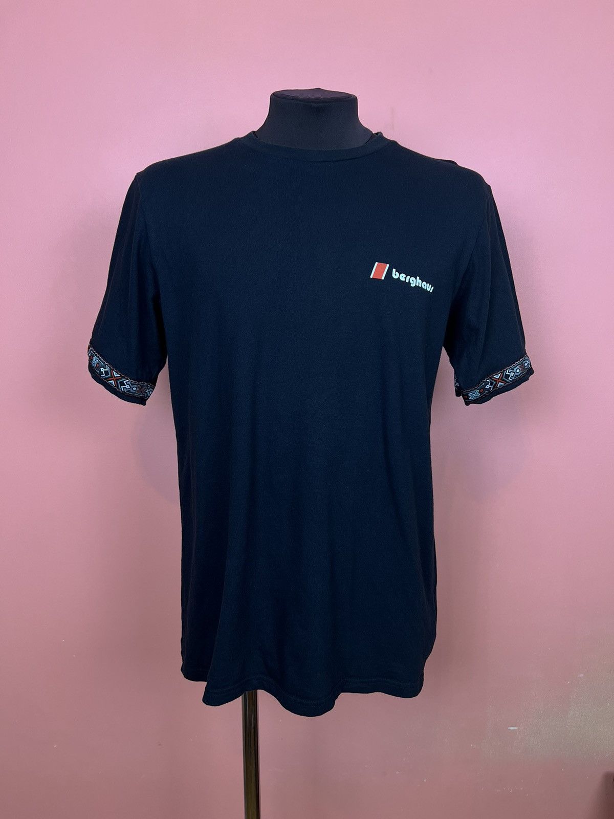 Berghaus Berghaus tee shirt art outdoor casual Size US XL / EU 56 / 4 - 1 Thumbnail
