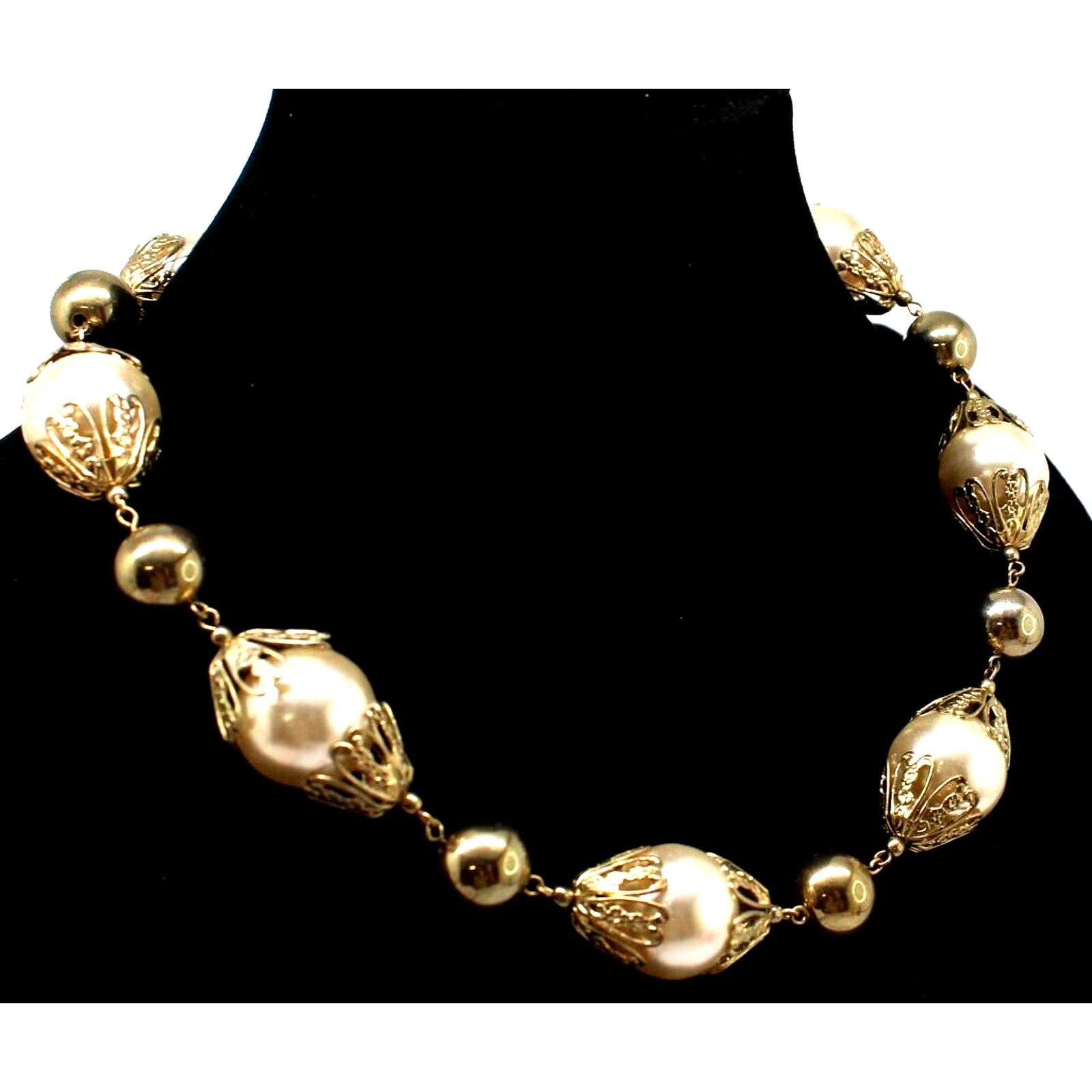 Other 1990s Big Faux Pearl Earring Necklace Set • 19" •2.5" Dangle Size ONE SIZE - 2 Thumbnail