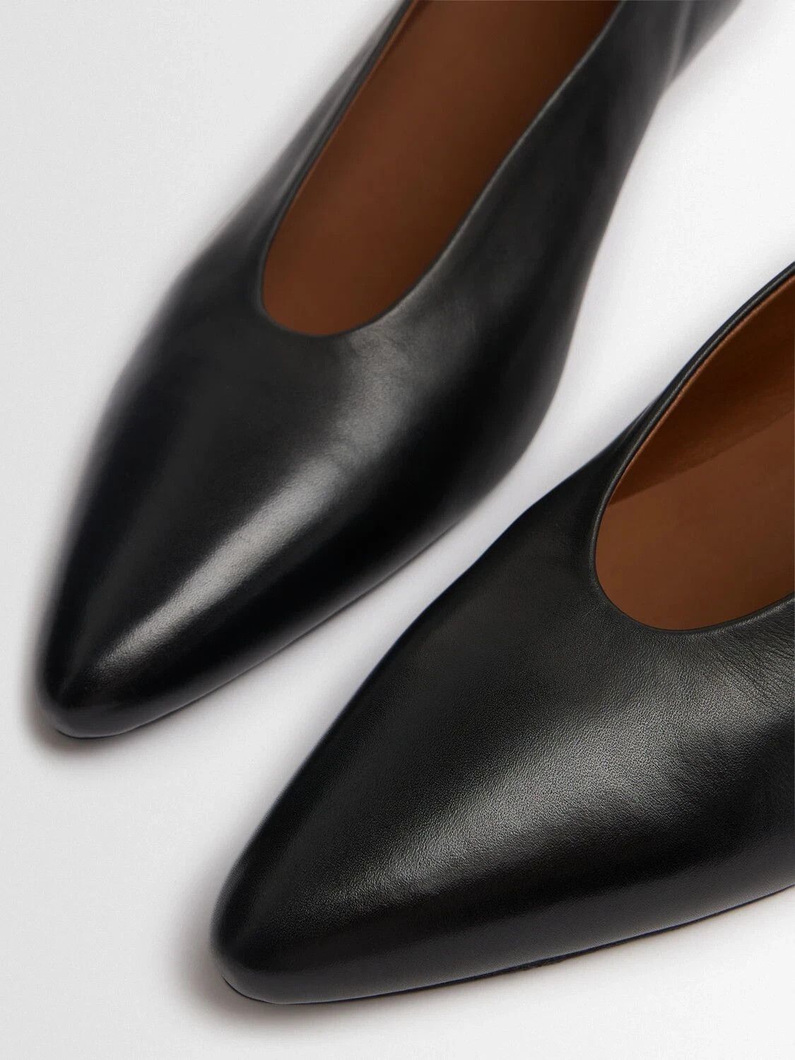Marsell MARSELL Longiforma $945 Black Leather Pumps New & Auth Size US 8 / IT 38 - 3 Thumbnail