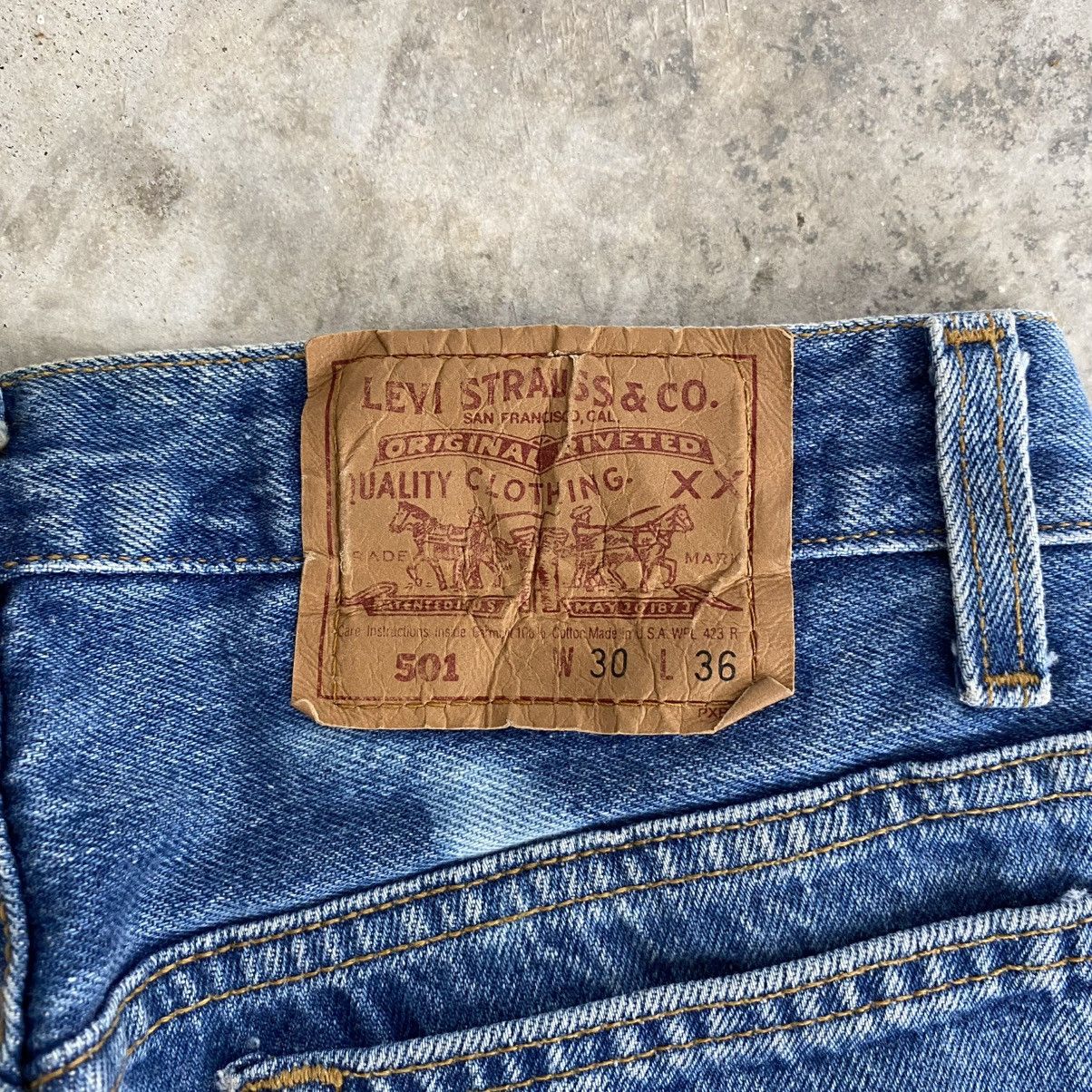 Levi's Size 29x32.5 Vintage 1992 Levis 501 Faded Blue Stained Jeans Size US 29 - 12 Thumbnail