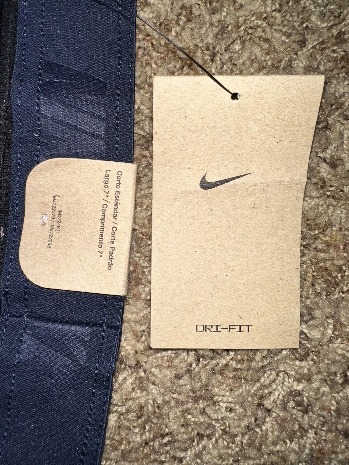 Nike Nike Mens Dri-Fit Unlimited 7IN 2IN1 Fitness Woven Shorts Size US 40 / EU 56 - 10 Thumbnail