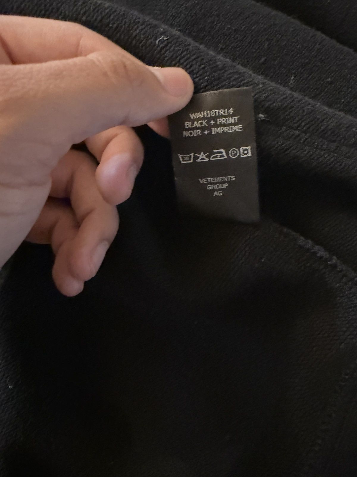Vetements Vetement split logo hoodie Size US M / EU 48-50 / 2 - 9 Thumbnail