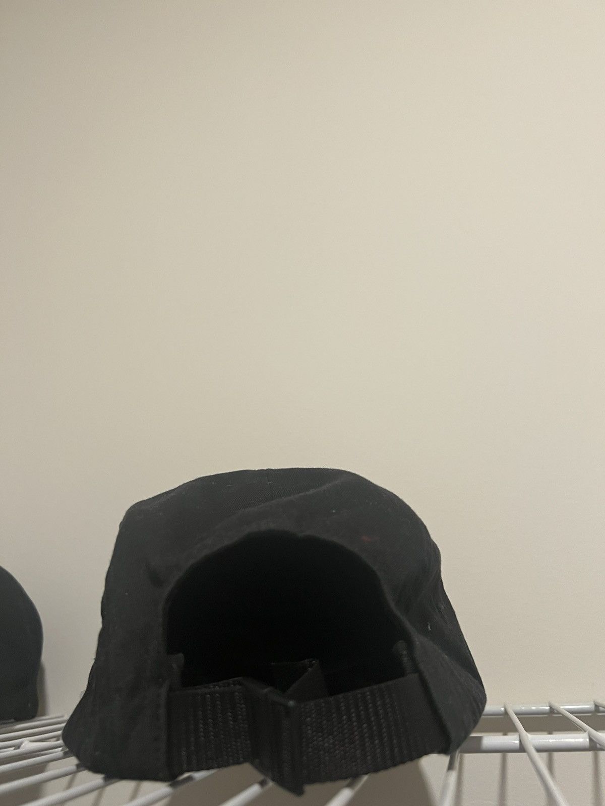 Supreme Supreme Side Zip Camp Cap Black/Red Size ONE SIZE - 3 Thumbnail