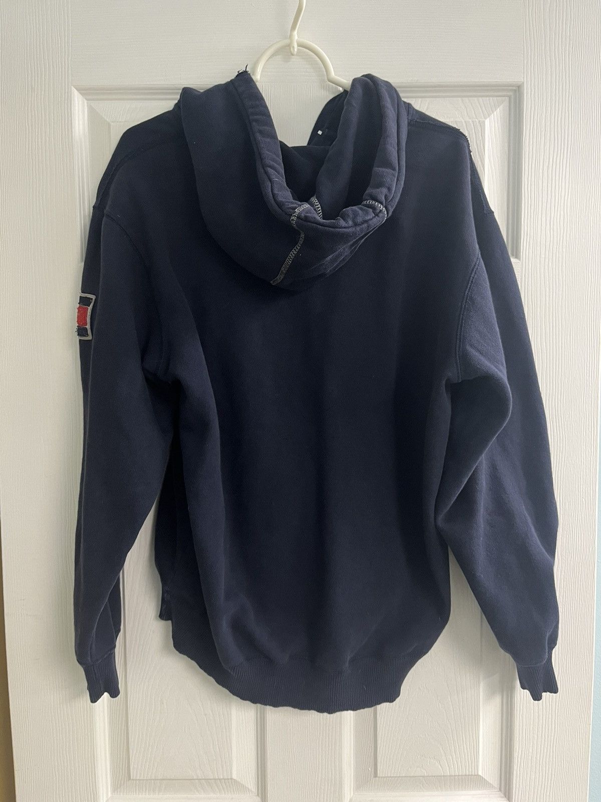 Tommy Hilfiger Vintage Tommy Hilfiger Distressed Hilfiger Navy Blue Zip Up Size US M / EU 48-50 / 2 - 4 Thumbnail