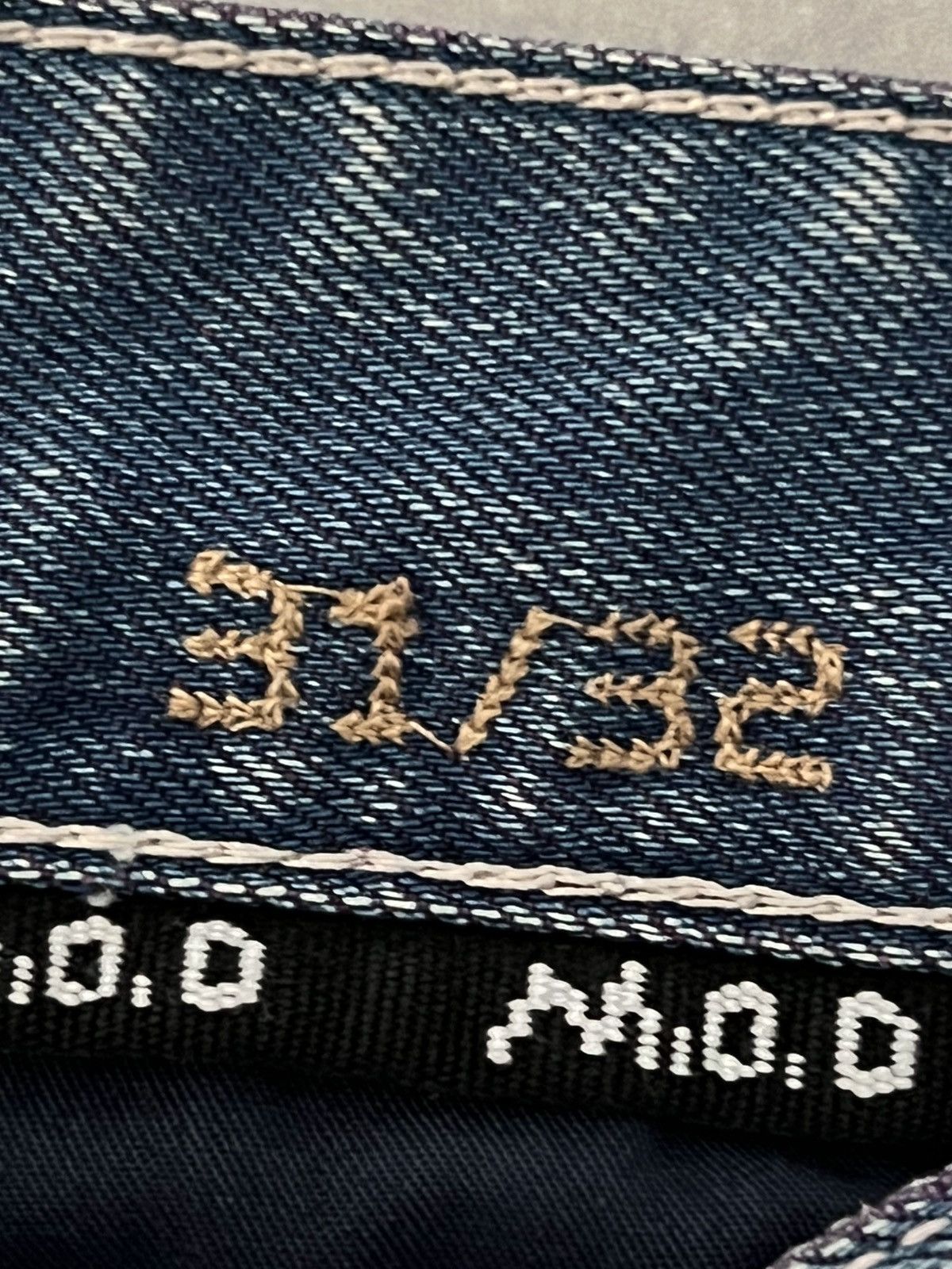 Vintage Distressed Y2K Slim Fit Jeans — Retro Vintage Style Unisex Size US 31 - 10 Thumbnail