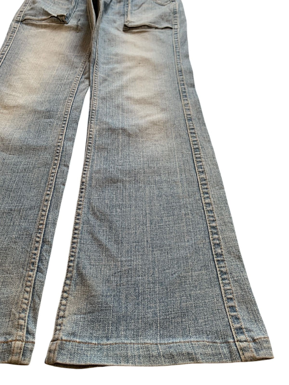 Japanese Brand Vintage Japanese Brand Faded Wash Fatigue Flare Jeans Size 27" / US 4 / IT 40 - 7 Thumbnail