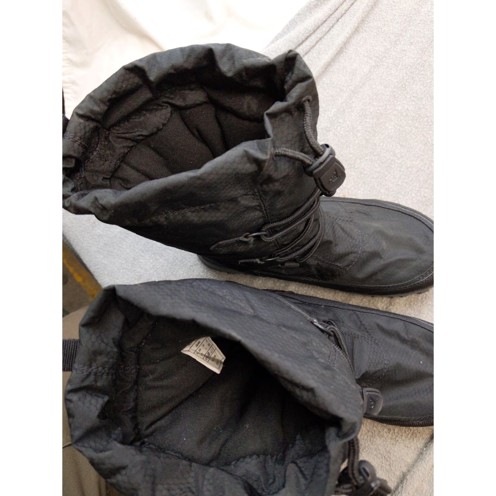 Vintage VINTAGE? No. Baffin Ice Light Womens Ease-W007 Snow Boot Mid-Calf Waterproof Black 37 Women Wide? Standard. Size US 7 / IT 37 - 3 Thumbnail