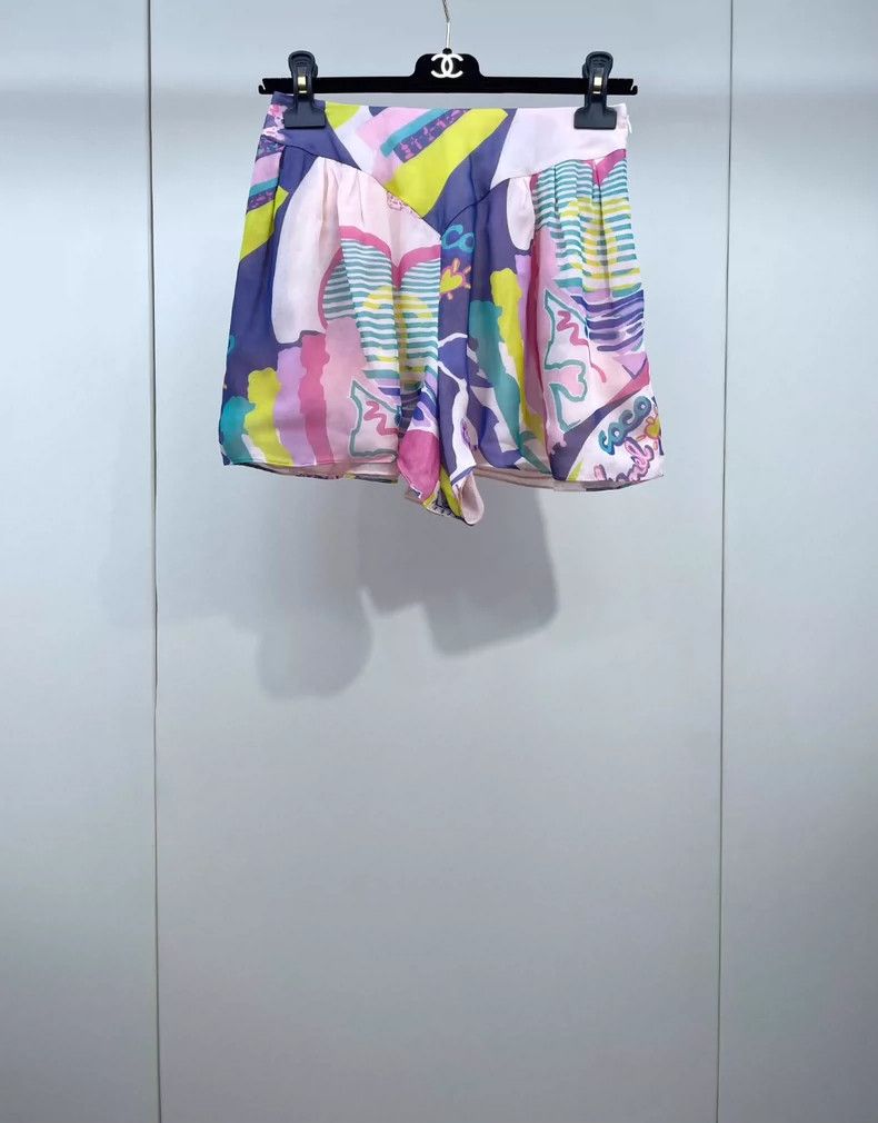 Chanel Chanel 24C colorful holiday-style silk skirt pants 2504-Nex Size 42" / US 20 - 1 Thumbnail