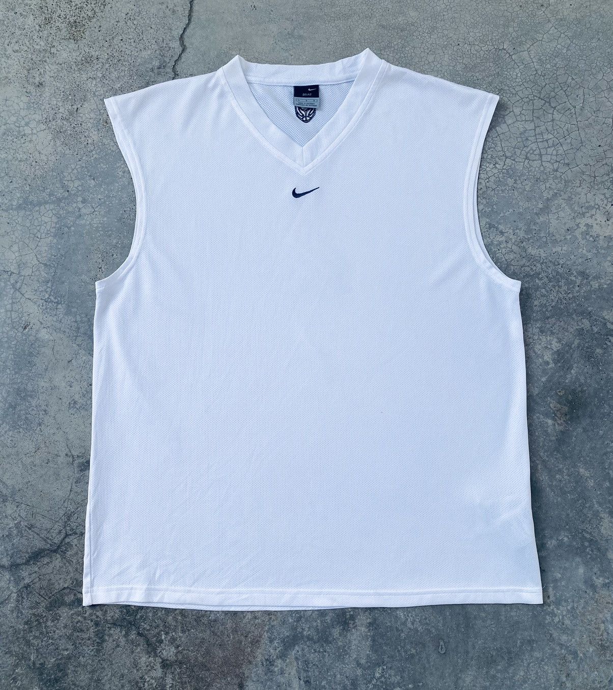 Nike Vintage Nike Center Sleeveless Jersey Size US L / EU 52-54 / 3 - 1 Thumbnail