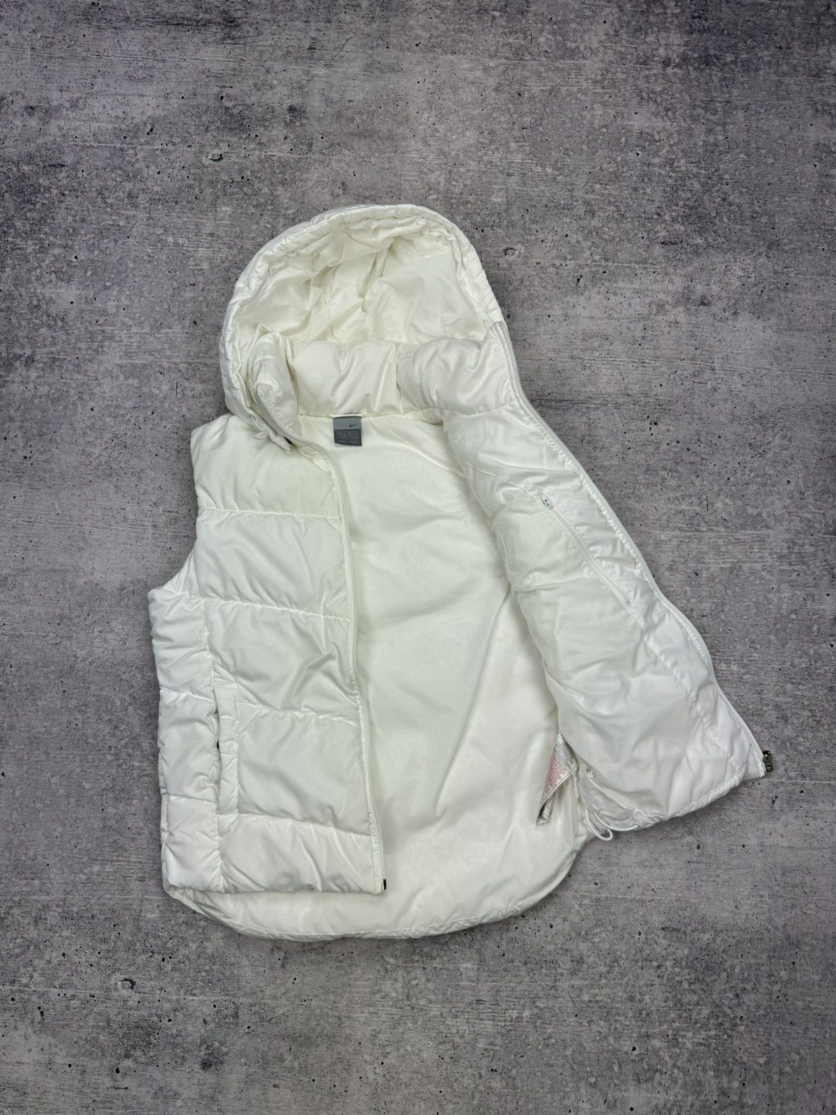 Nike × Vintage Vintage Nike Swoosh 90’s Y2K Style White Hooded Puffer Vest Size M / US 6-8 / IT 42-44 - 11 Thumbnail