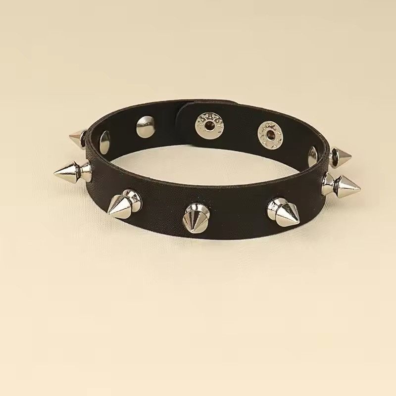 Japanese Brand × Leather PU Leather Single Row Spike Hand Bracelet Size ONE SIZE - 1 Thumbnail