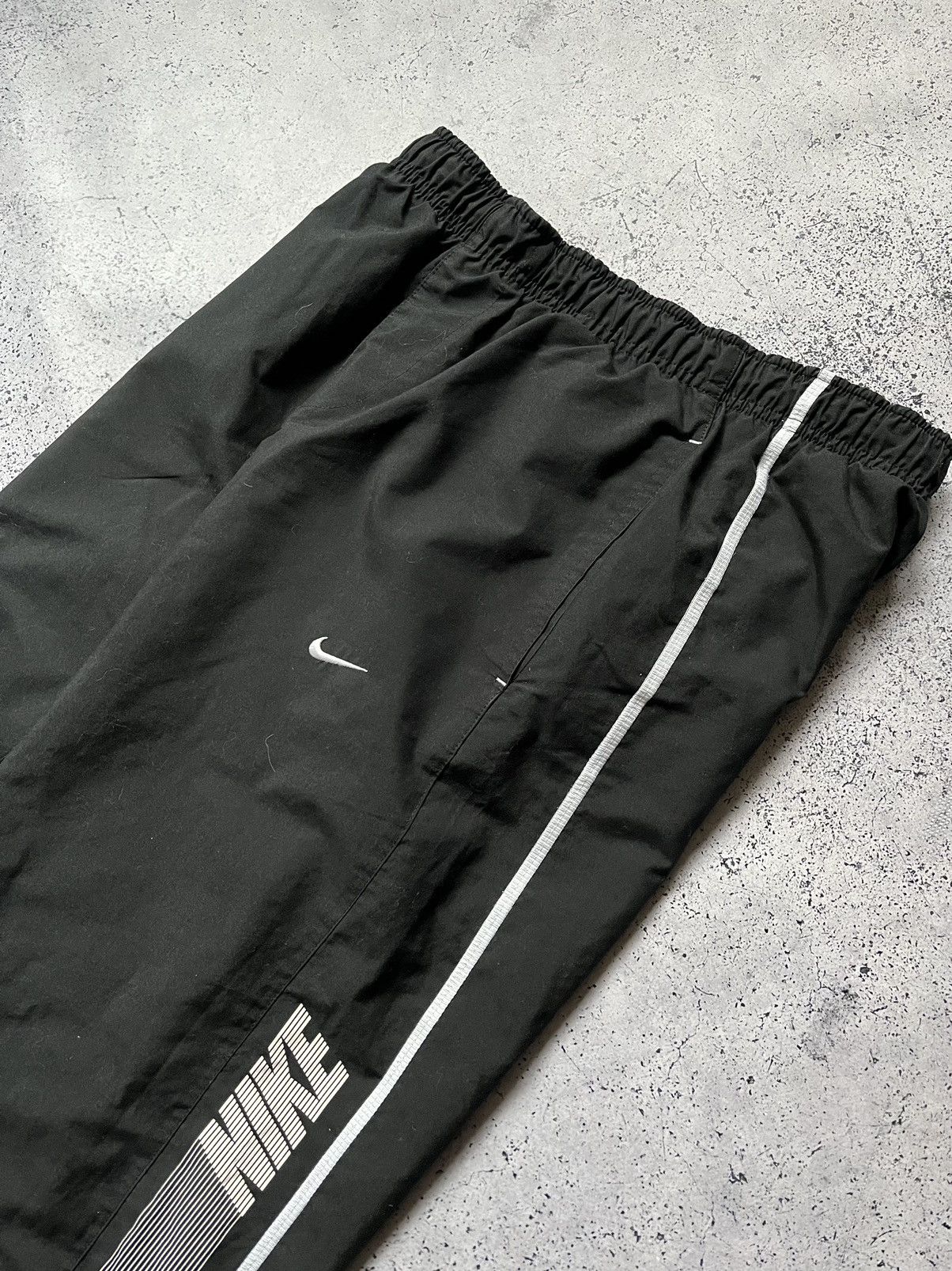 Vintage Vintage Nike Baggy Track Pants Drill Swoosh Big Logo Nylon Size US 32 / EU 48 - 4 Thumbnail
