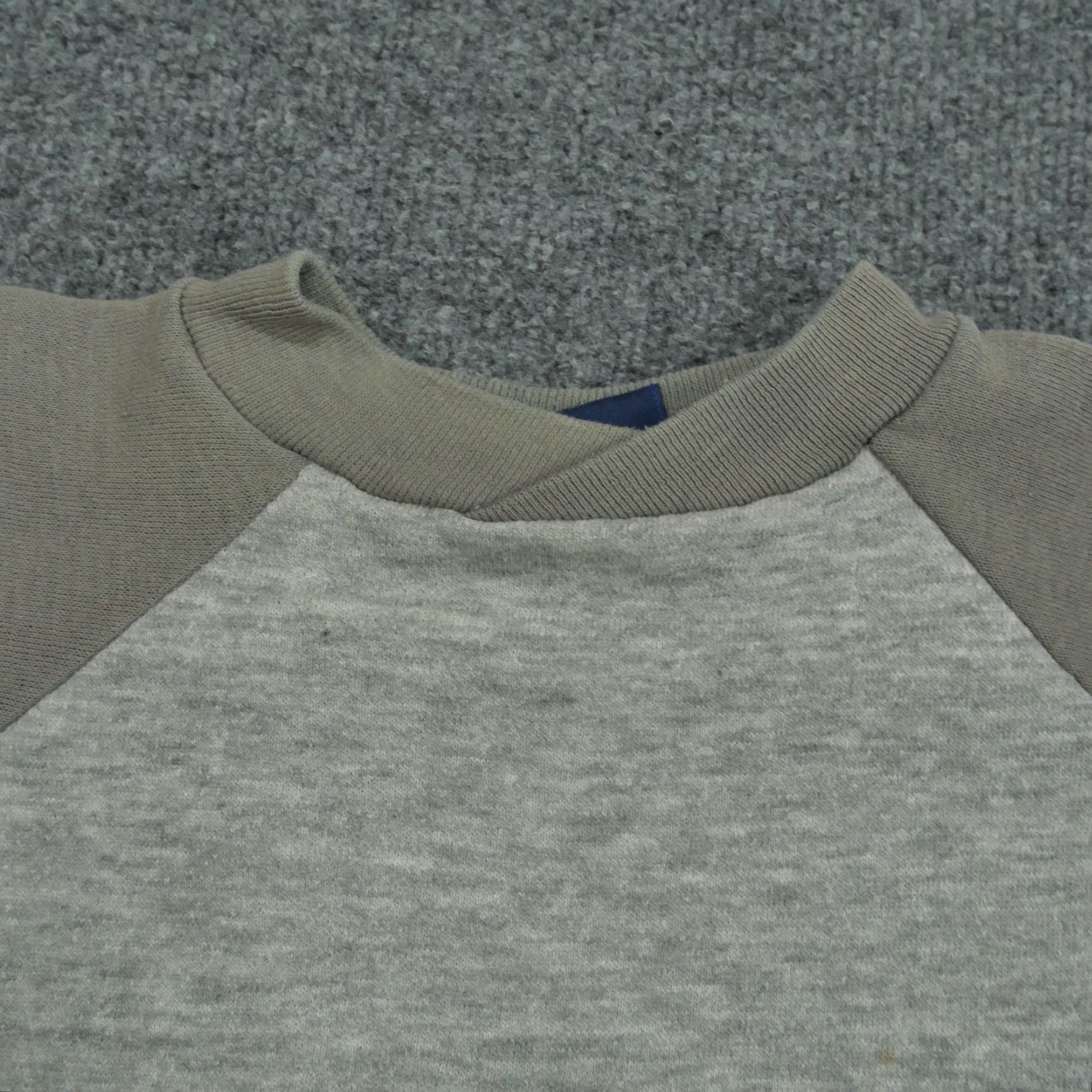 Spalding VINTAGE Spalding Sweatshirt | Sweatshirt | Adult Large | Gray | 90s | Logo | Cotton Blend | Pullover | Crew Neck | Long Sleeve | Regular Fit | Men Size US L / EU 52-54 / 3 - 5 Thumbnail