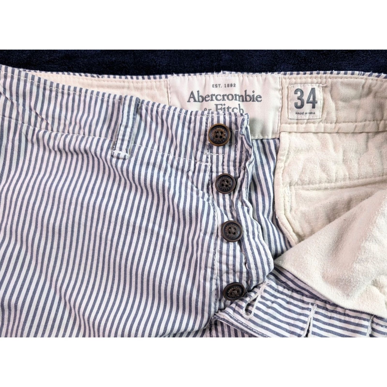 Abercrombie & Fitch Abercrombie & Fitch Shorts Mens 34 Button Fly Striped Cotton White Gray Classic Chino Pocket Pockets Blue 34 Mens Size US 34 / EU 50 - 2 Thumbnail