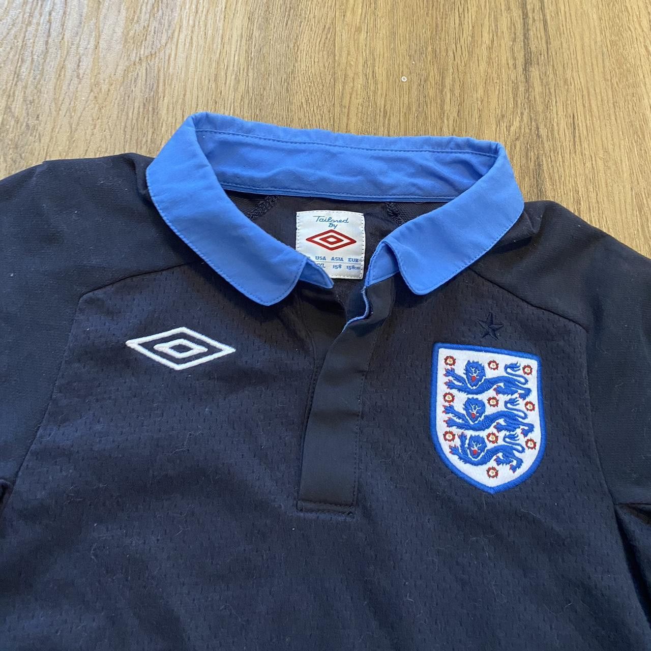 Umbro 2011-12 England Away Umbro Football Shirt Size US S / EU 44-46 / 1 - 3 Thumbnail