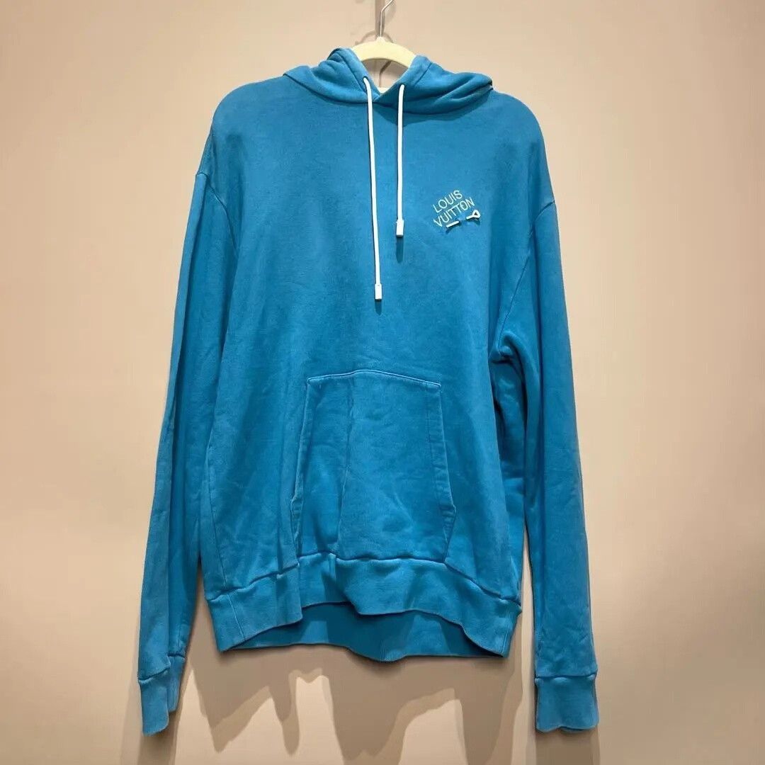 Louis Vuitton louis vuitton blue logo hoodie size large Size US L / EU 52-54 / 3 - 1 Thumbnail