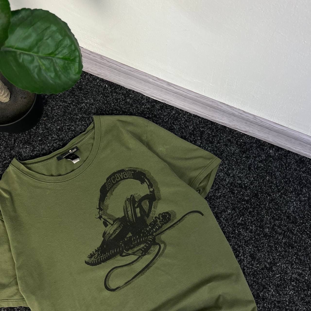 Roberto Cavalli Just Cavalli Vintage Headphones Graphic Tee Bold Y2K Style Size US XL / EU 56 / 4 - 2 Thumbnail