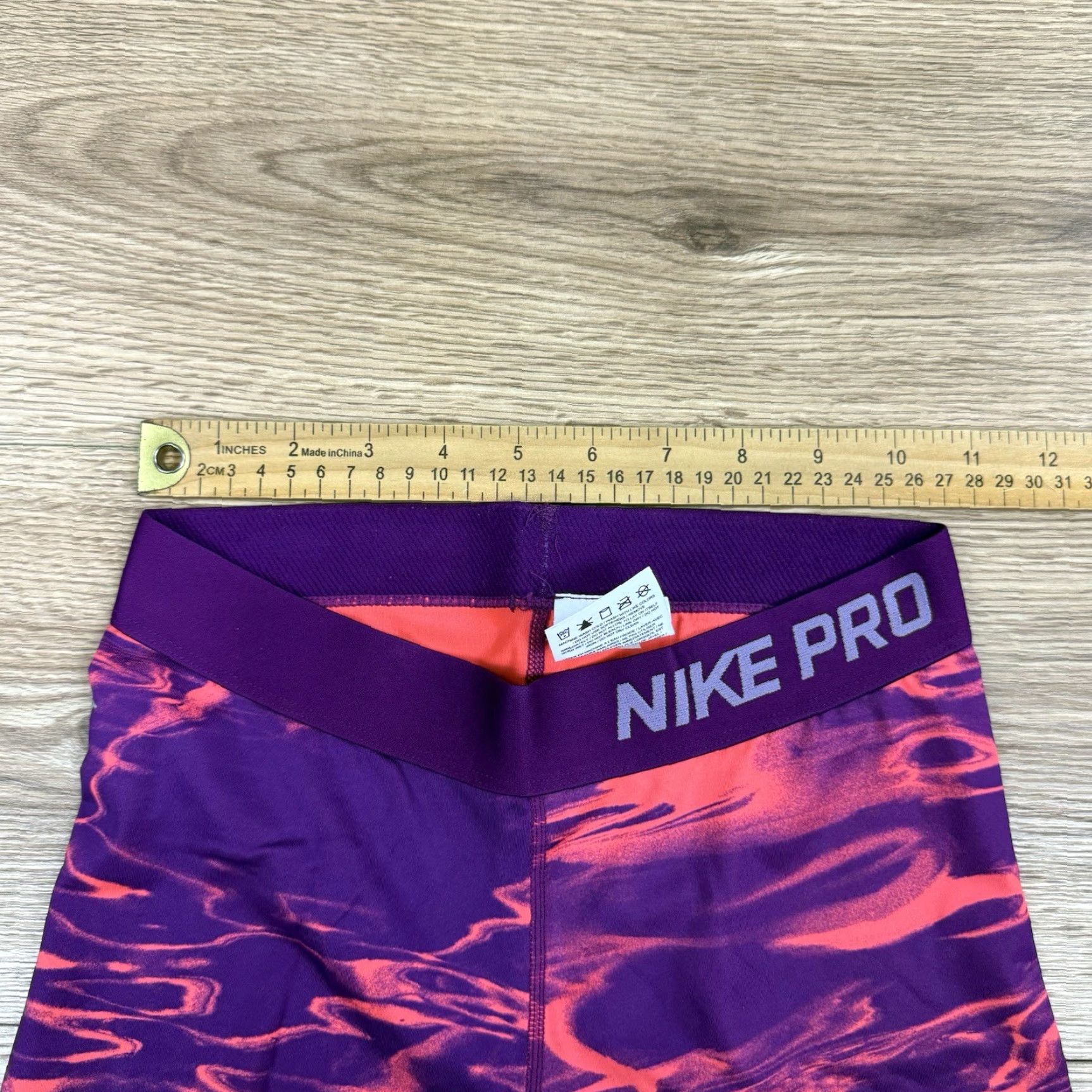 Nike VINTAGE Nike Pro Women S Leggings Cropped Dri Fit Stretch Purple Orange Marble Size 28" / US 6 / IT 42 - 4 Thumbnail