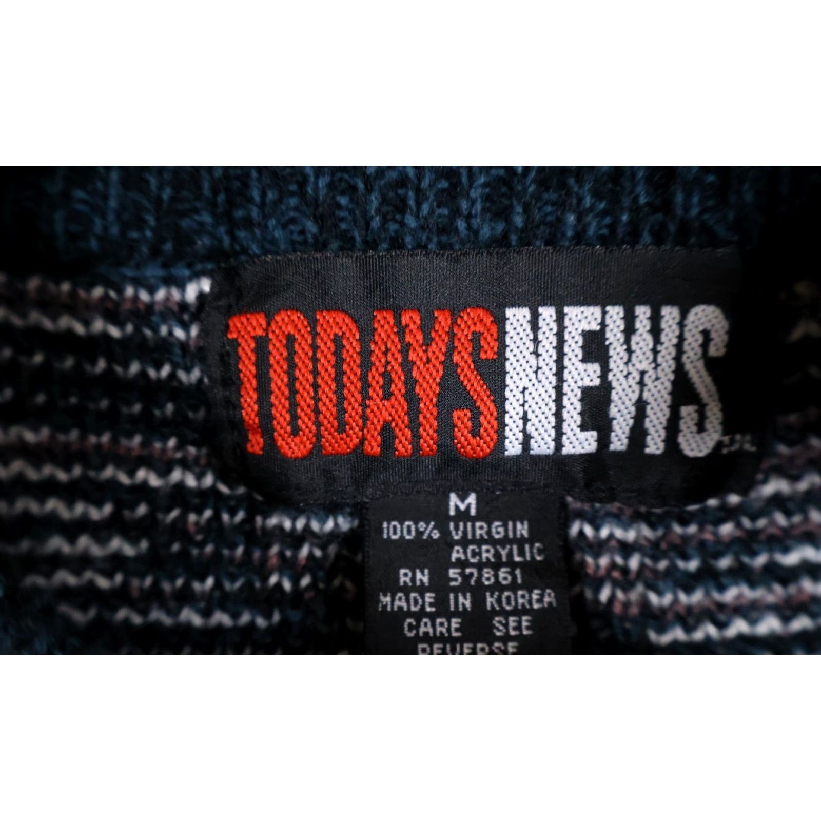 Vintage VINTAGE Today's News Sweater Women Medium Green Acrylic Knit Aztec VTG Crewneck 90s Geometric Pattern Pullover Size M / US 6-8 / IT 42-44 - 3 Thumbnail
