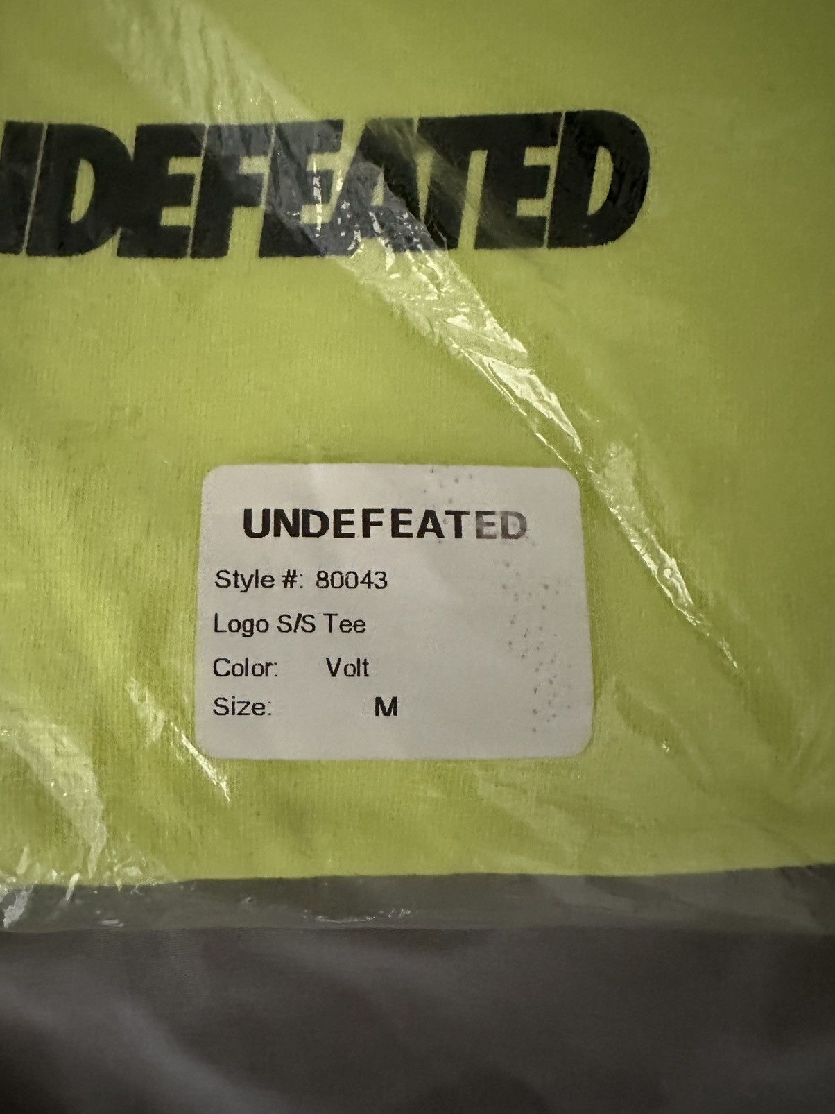 Undefeated UNDEFEATED Logo TEE Neon/Volt SIZE MEDIUM S/S - Brand New Size US M / EU 48-50 / 2 - 2 Thumbnail