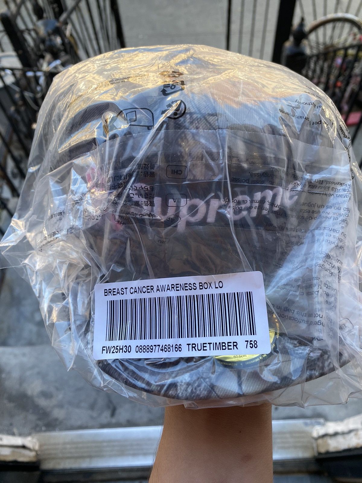 Supreme Supreme New Era Breast Cancer Awareness Box Logo Fitted 75/8 Size ONE SIZE - 5 Thumbnail